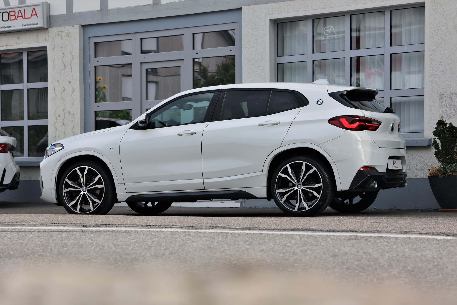 BMW X2 xDrive 20d M Sport Steptronic (CH)-showroom-element-3