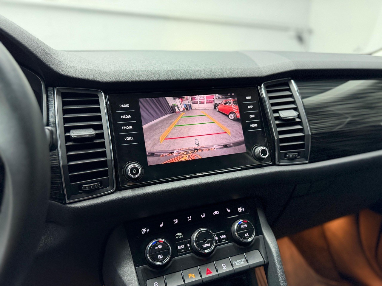 SKODA Kodiaq 1.5 TSI ACT Ambition | AHK 1.8T | Rückfahrkamera-image-16