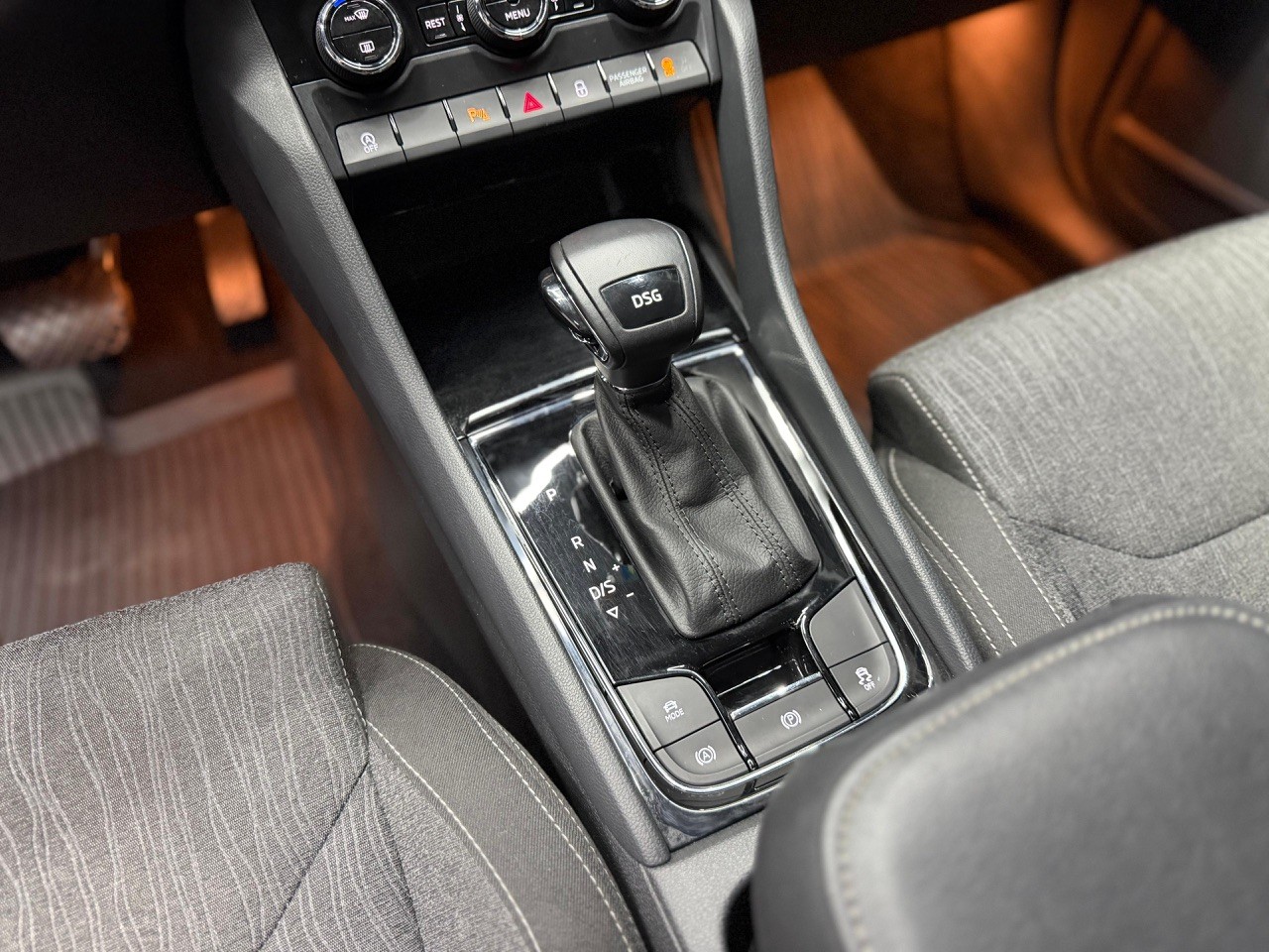 SKODA Kodiaq 1.5 TSI ACT Ambition | AHK 1.8T | Rückfahrkamera-image-17