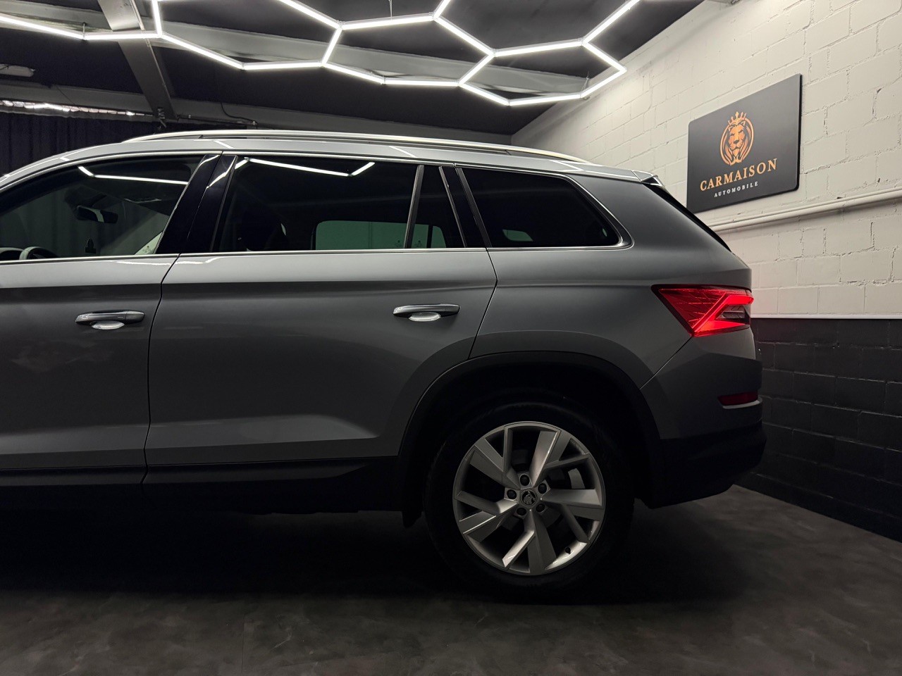 SKODA Kodiaq 1.5 TSI ACT Ambition | AHK 1.8T | Rückfahrkamera-image-3