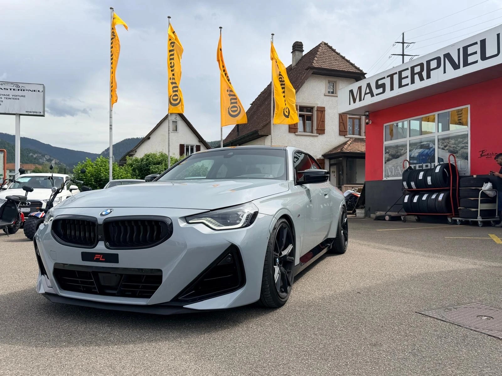 BMW M240i xDrive Steptronic-image-0