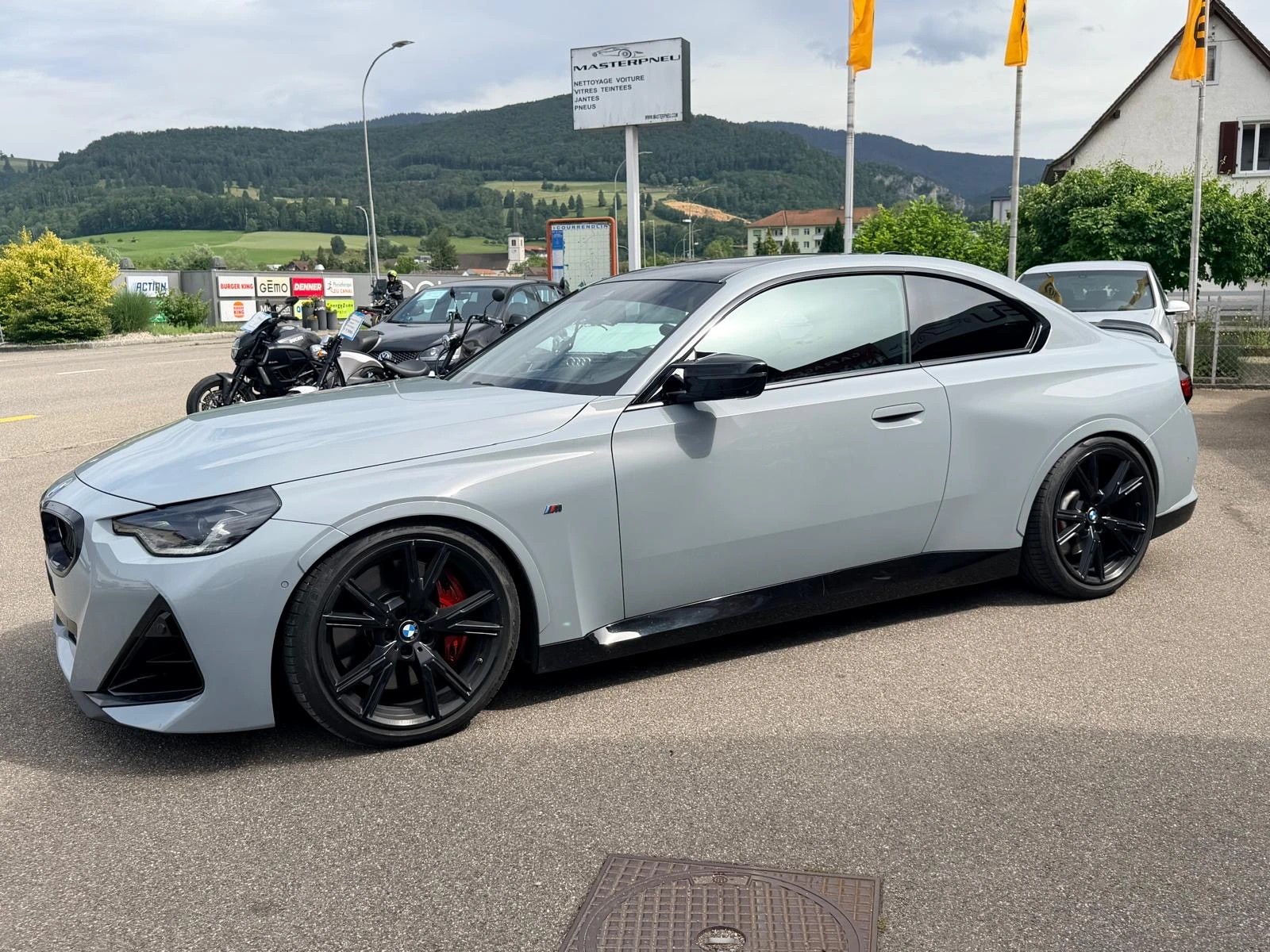 BMW M240i xDrive Steptronic-image-2