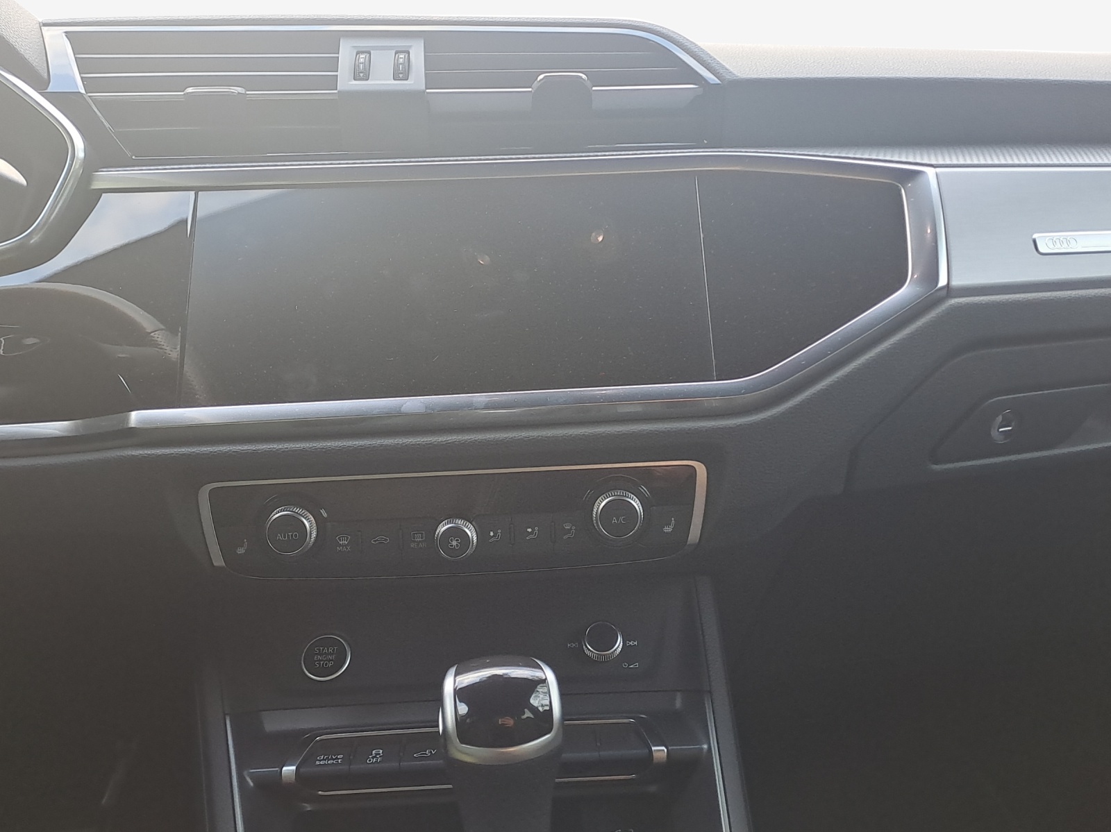 AUDI Q3 Sportback 45 TFSI e S line S-tronic-image-10