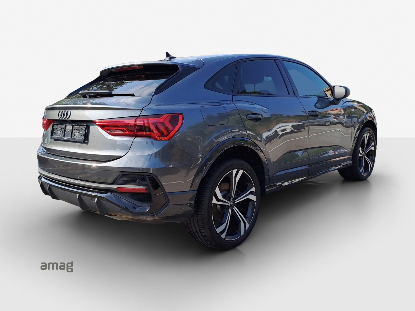 AUDI Q3 Sportback 45 TFSI e S line S-tronic-image-4