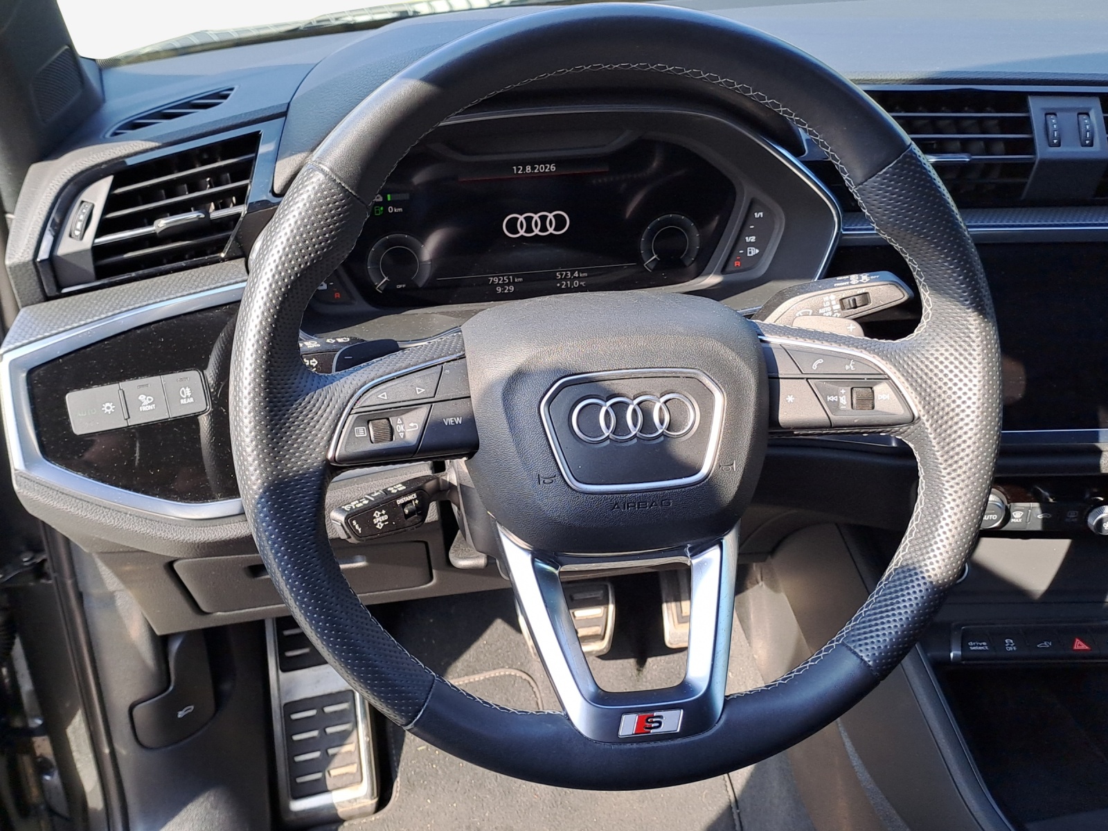 AUDI Q3 Sportback 45 TFSI e S line S-tronic-image-9