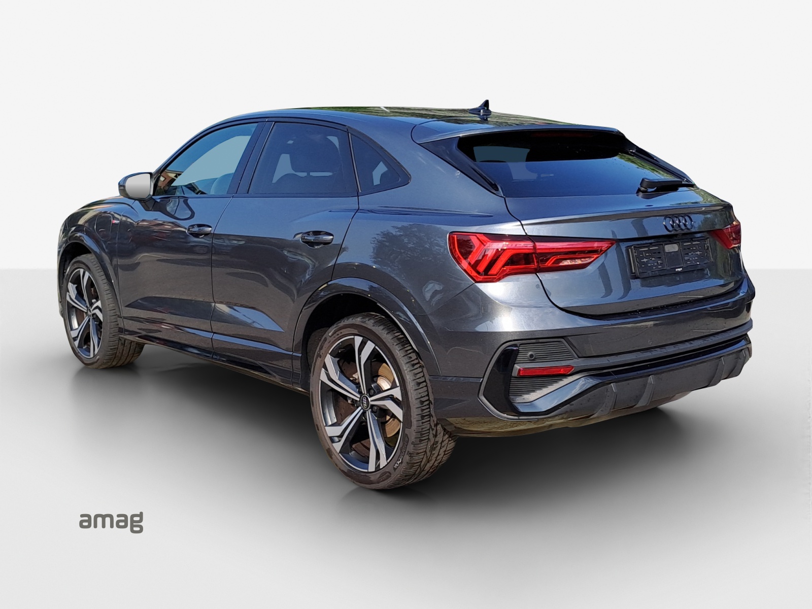 AUDI Q3 Sportback 45 TFSI e S line S-tronic-image-2
