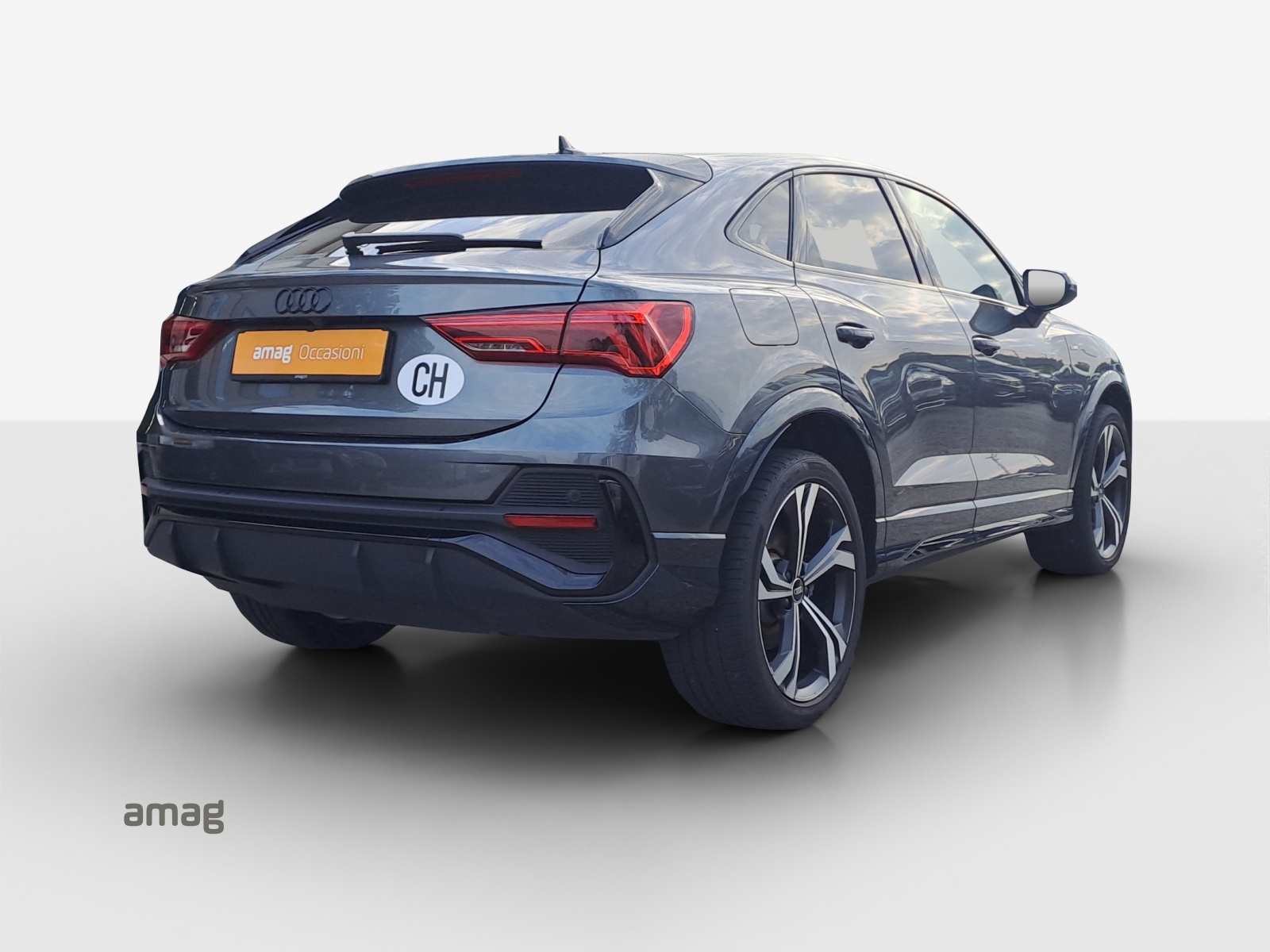 AUDI Q3 Sportback 45 TFSI e S line S-tronic-image-4