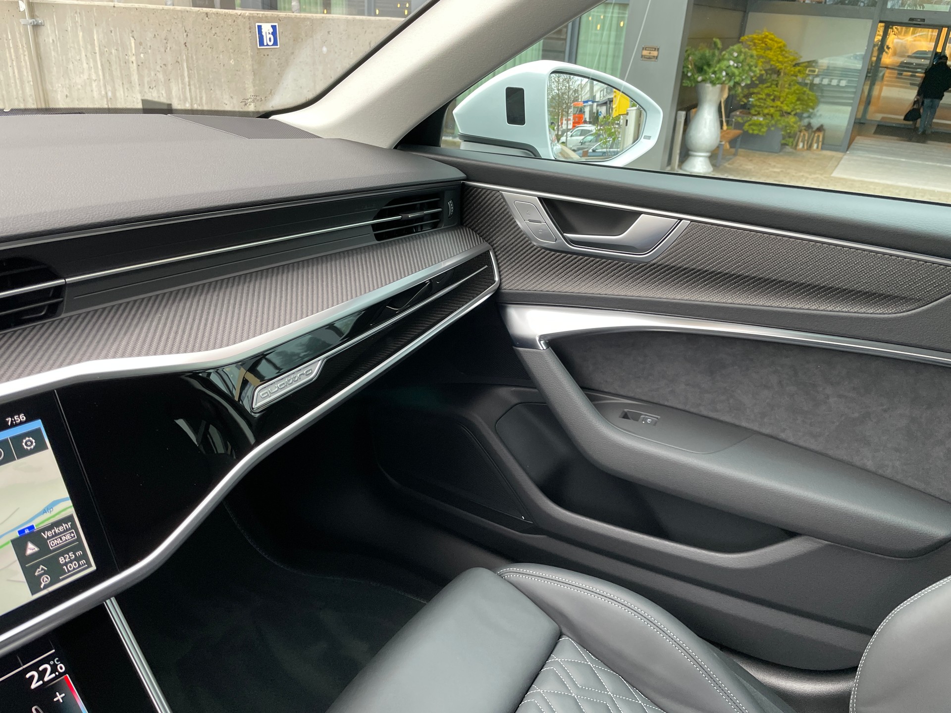 AUDI A6 Avant 55 TFSIe Sport quattro S-tronic-image-25