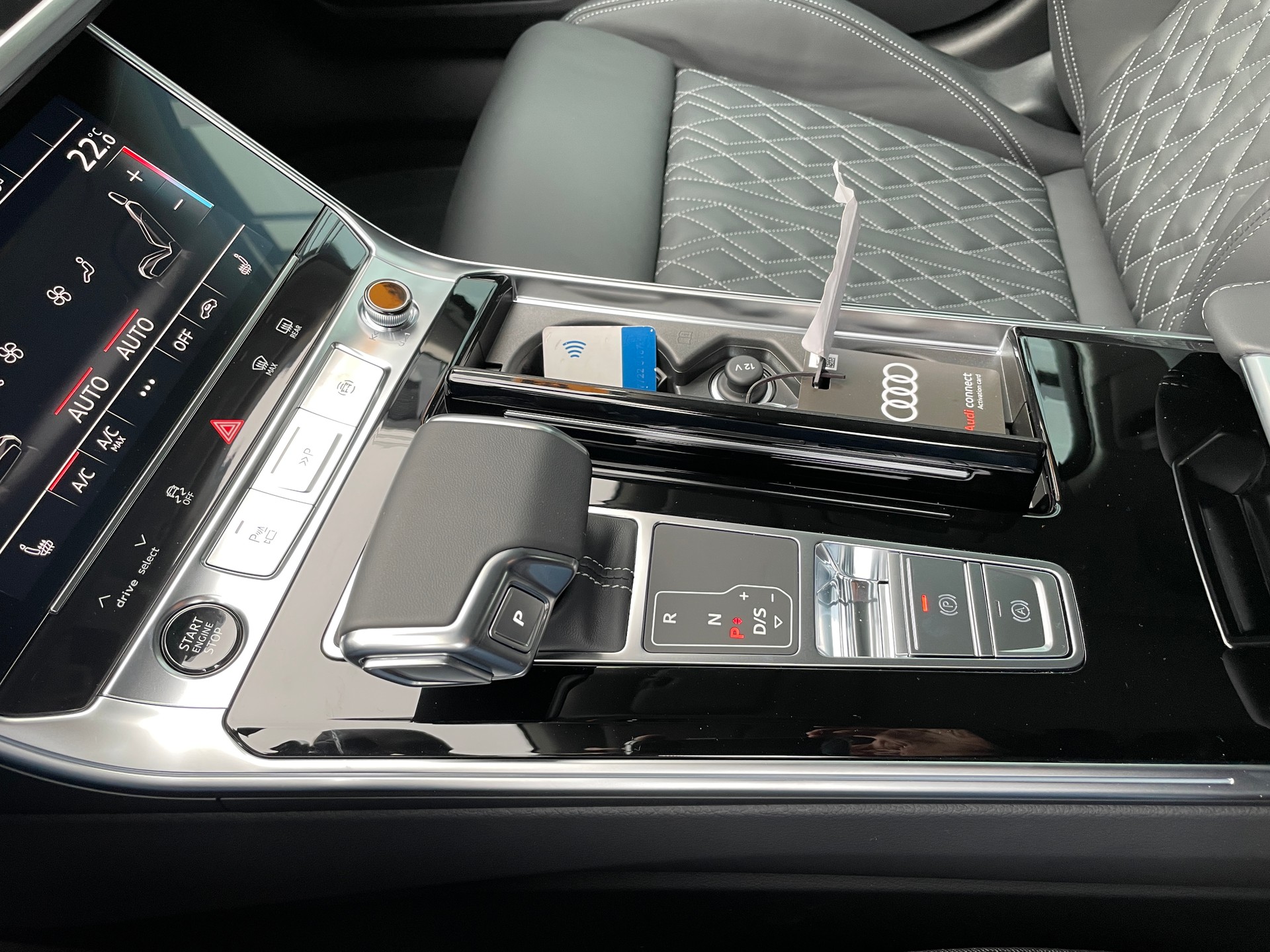 AUDI A6 Avant 55 TFSIe Sport quattro S-tronic-image-23