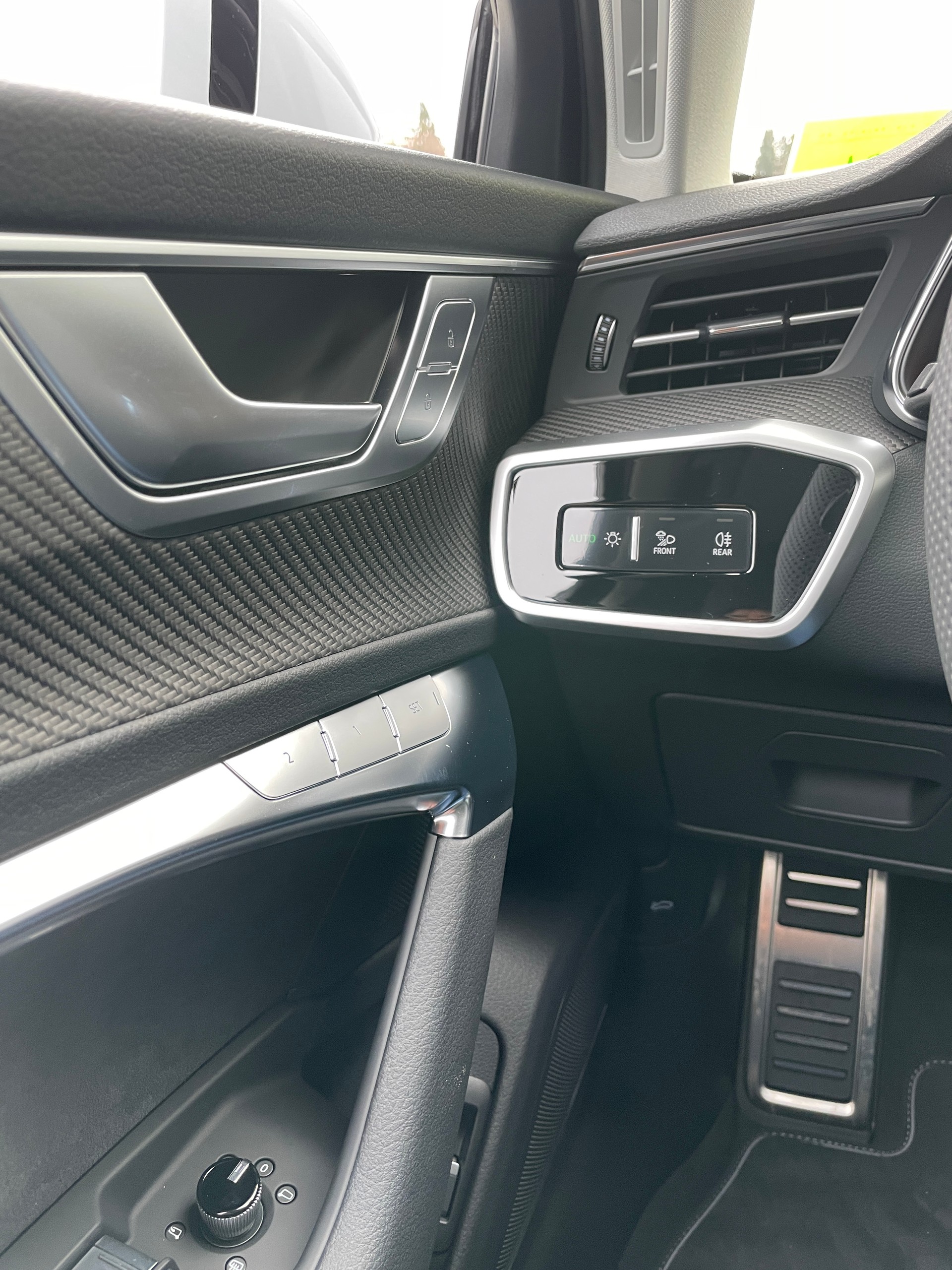AUDI A6 Avant 55 TFSIe Sport quattro S-tronic-image-24