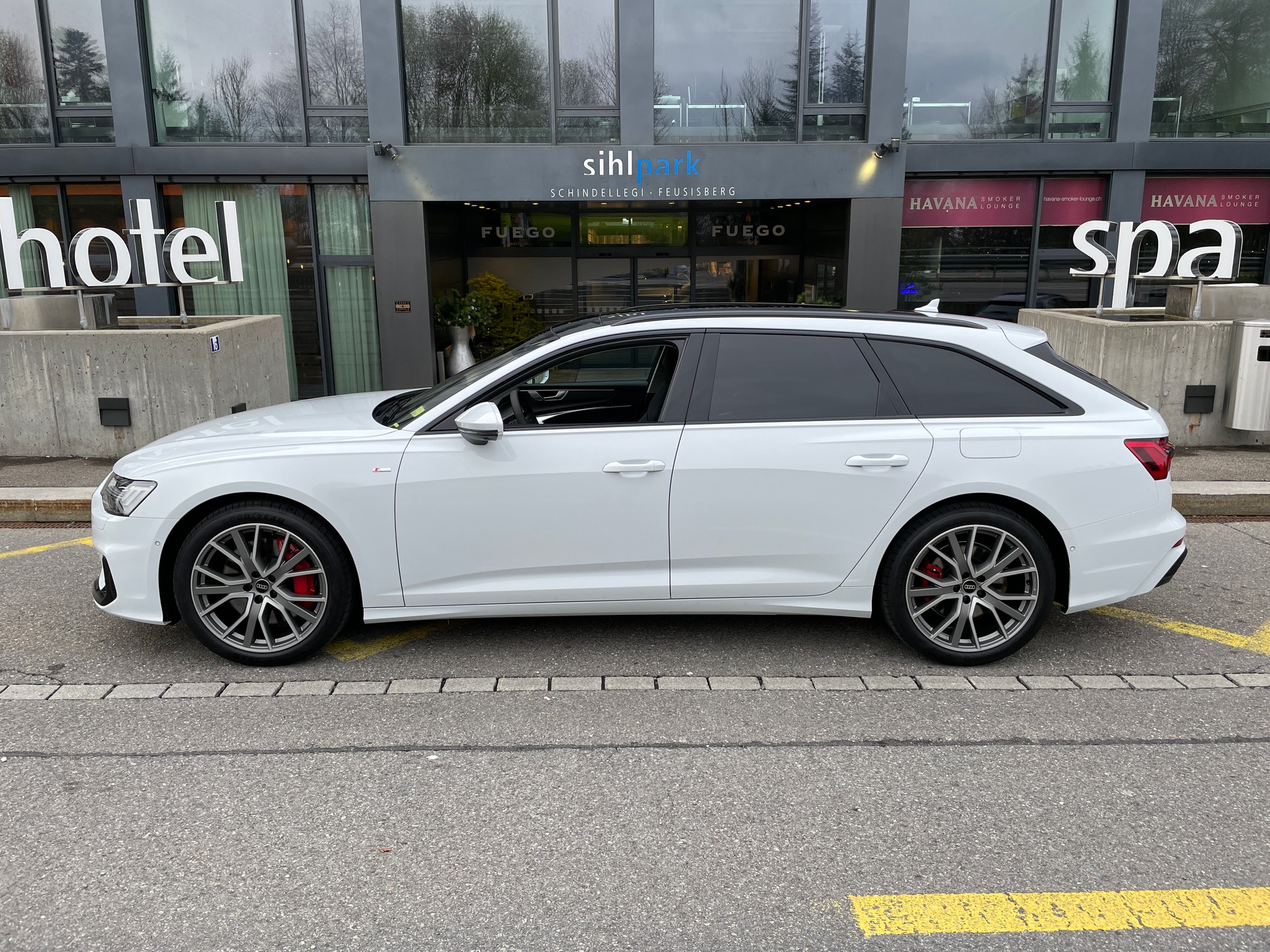 AUDI A6 Avant 55 TFSIe Sport quattro S-tronic-image-8