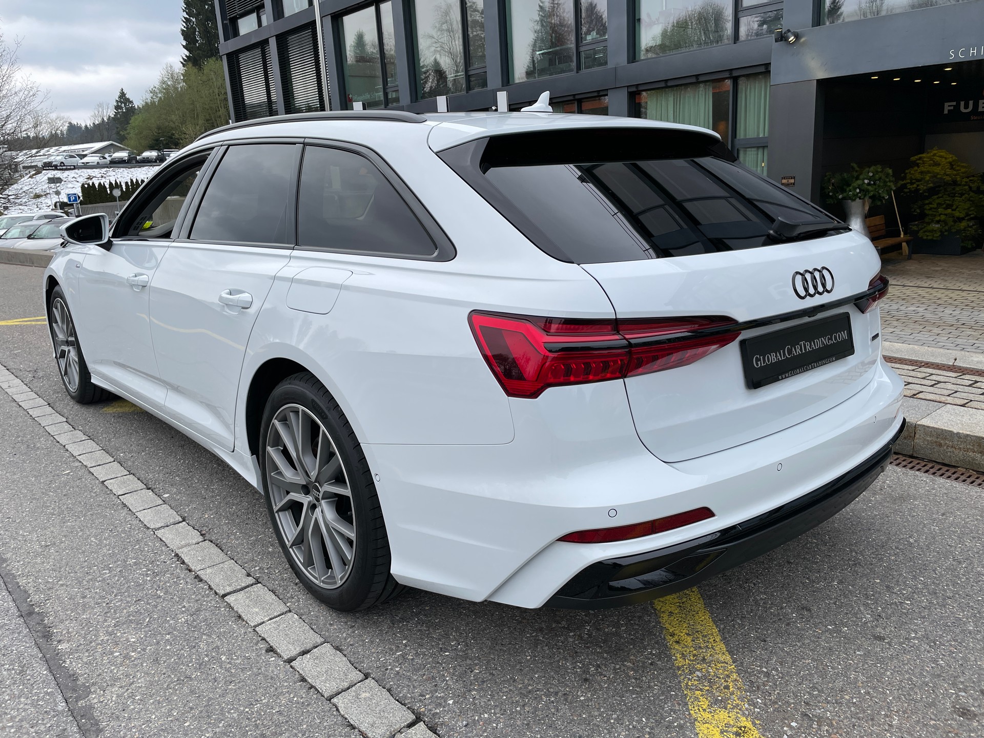 AUDI A6 Avant 55 TFSIe Sport quattro S-tronic-image-7
