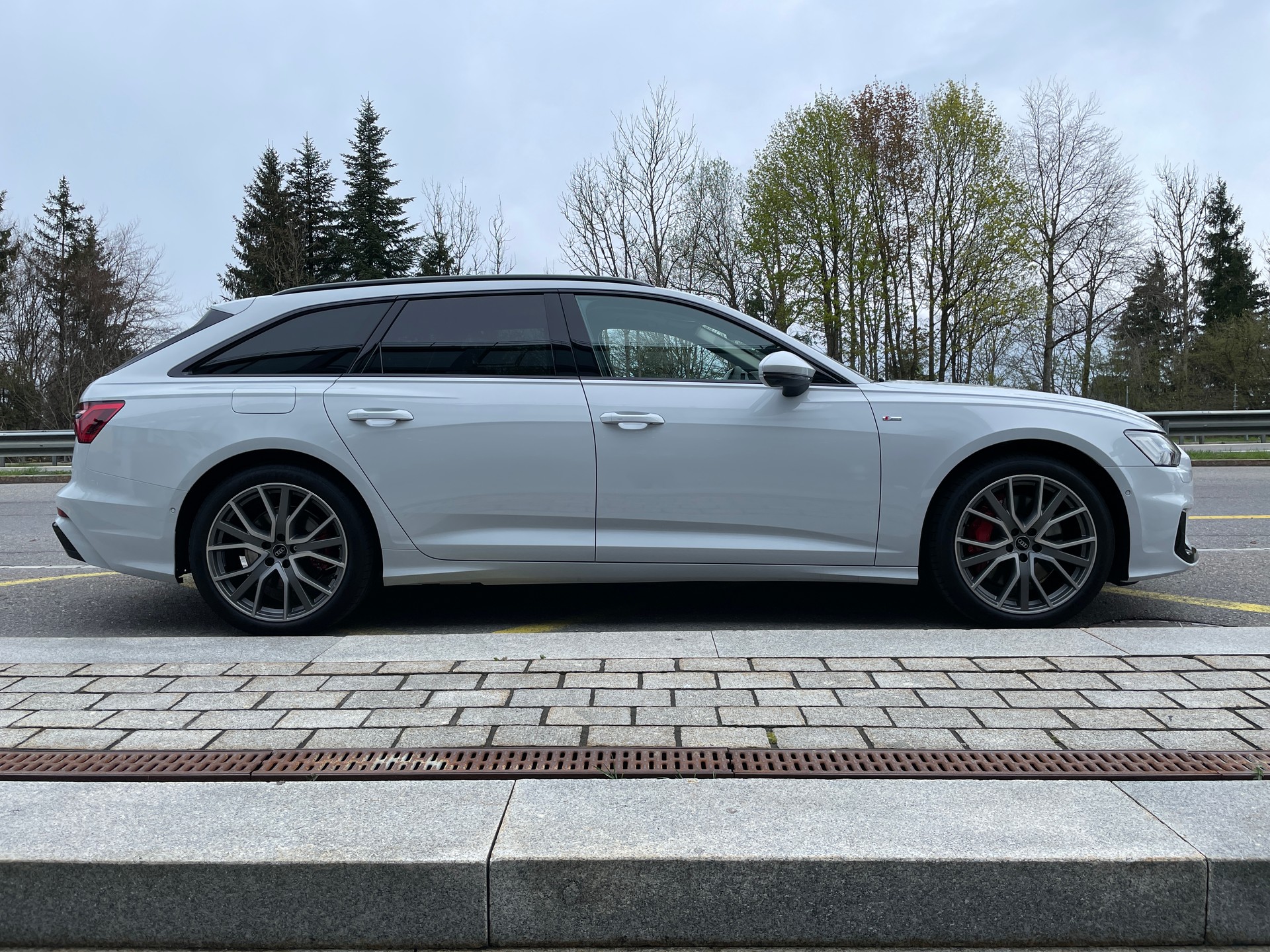 AUDI A6 Avant 55 TFSIe Sport quattro S-tronic-image-3