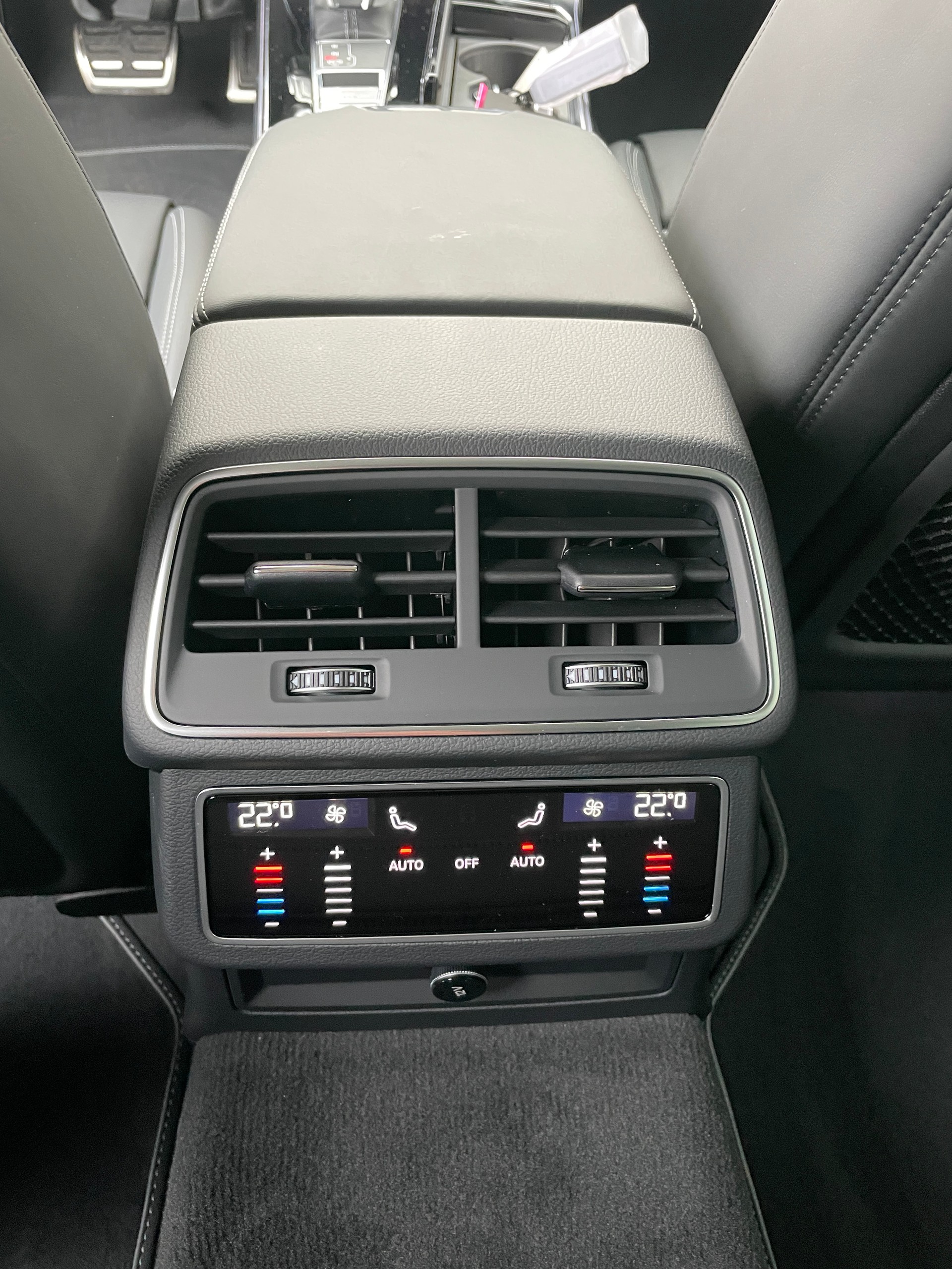 AUDI A6 Avant 55 TFSIe Sport quattro S-tronic-image-18