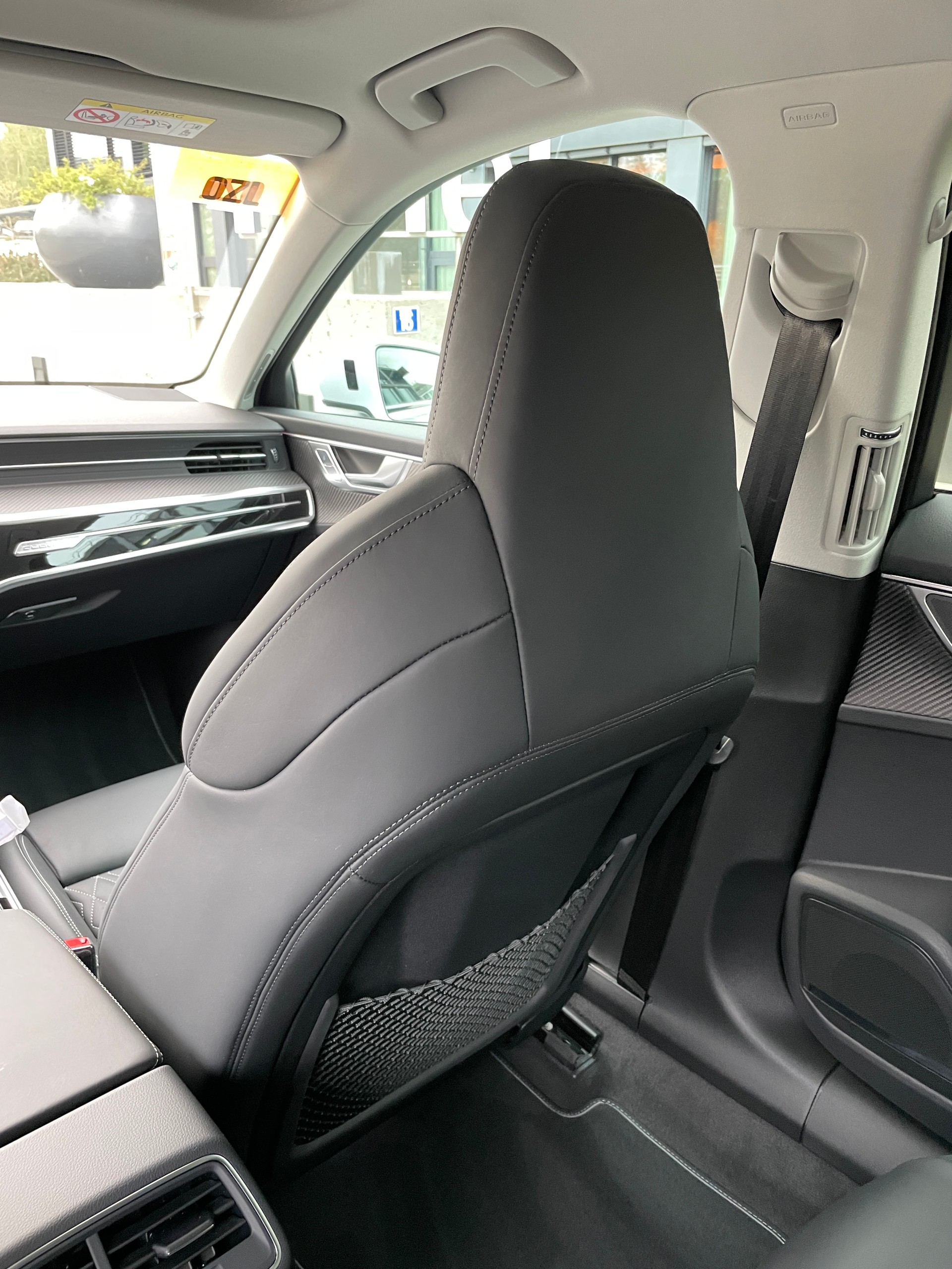 AUDI A6 Avant 55 TFSIe Sport quattro S-tronic-image-17
