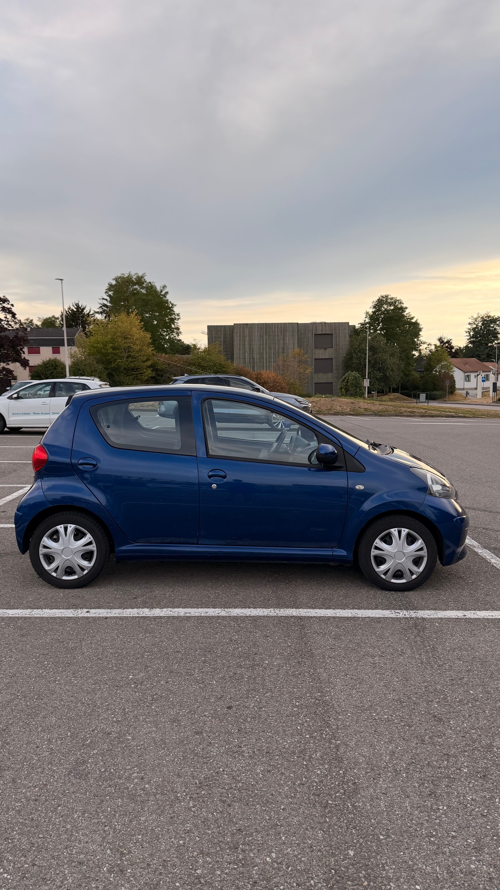 TOYOTA Aygo 1.0 Linea Luna-image-5