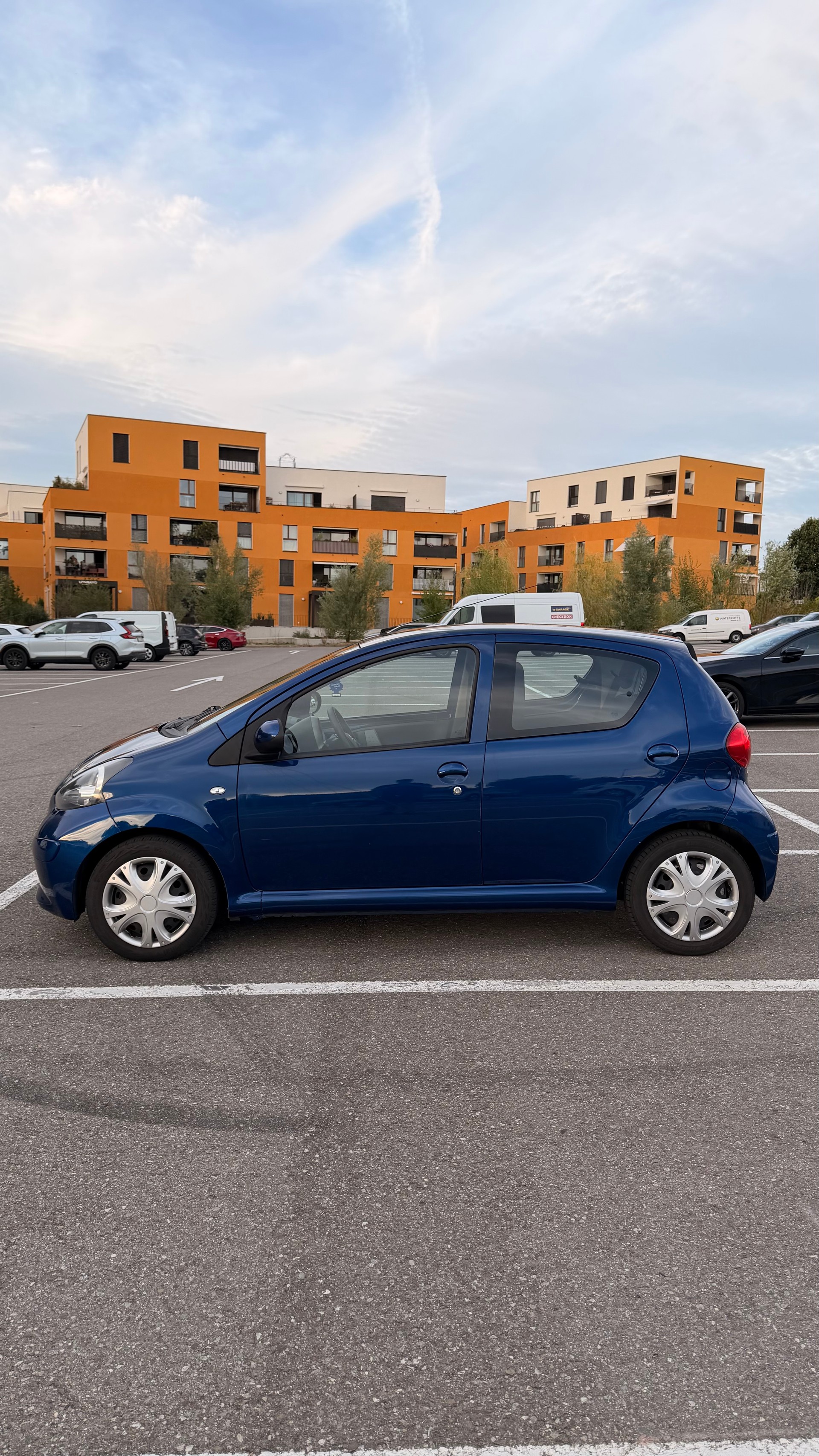 TOYOTA Aygo 1.0 Linea Luna-image-1