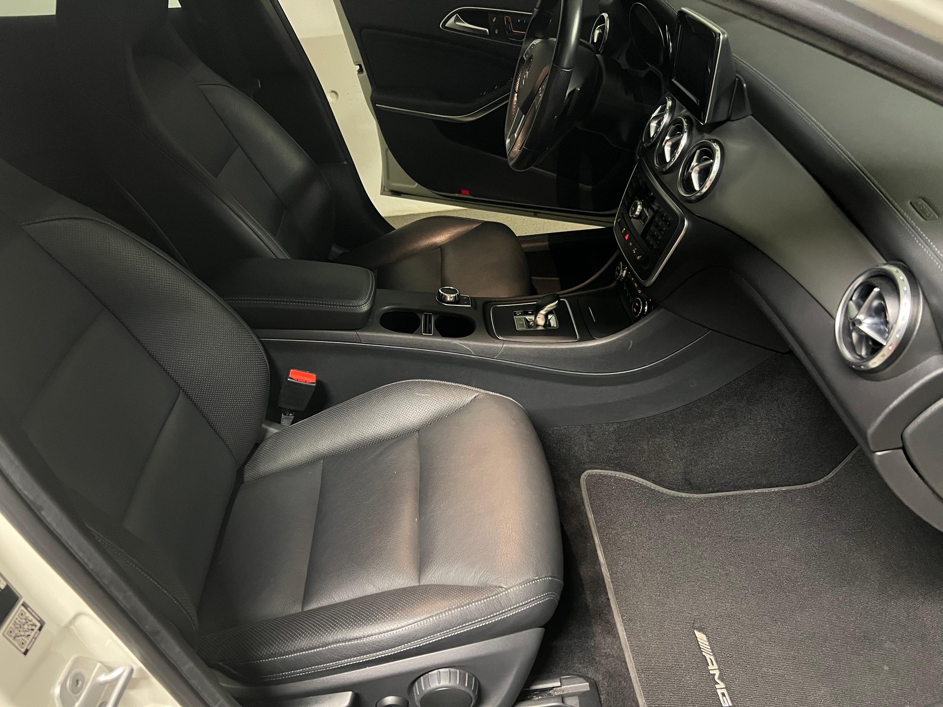 MERCEDES-BENZ GLA 45 AMG 4m-image-8