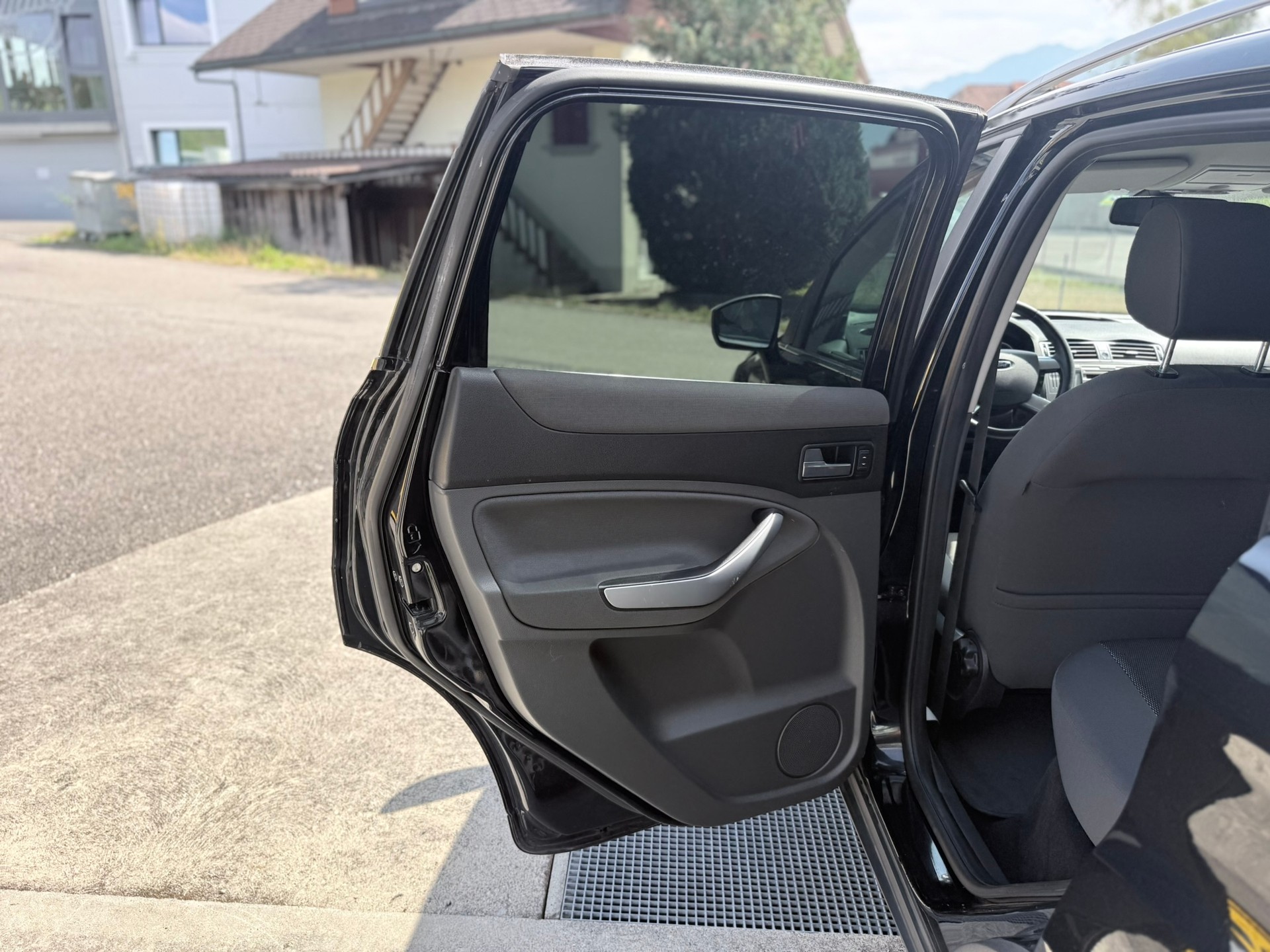 FORD Kuga 2.0 TDCi Carving 4WD-image-13