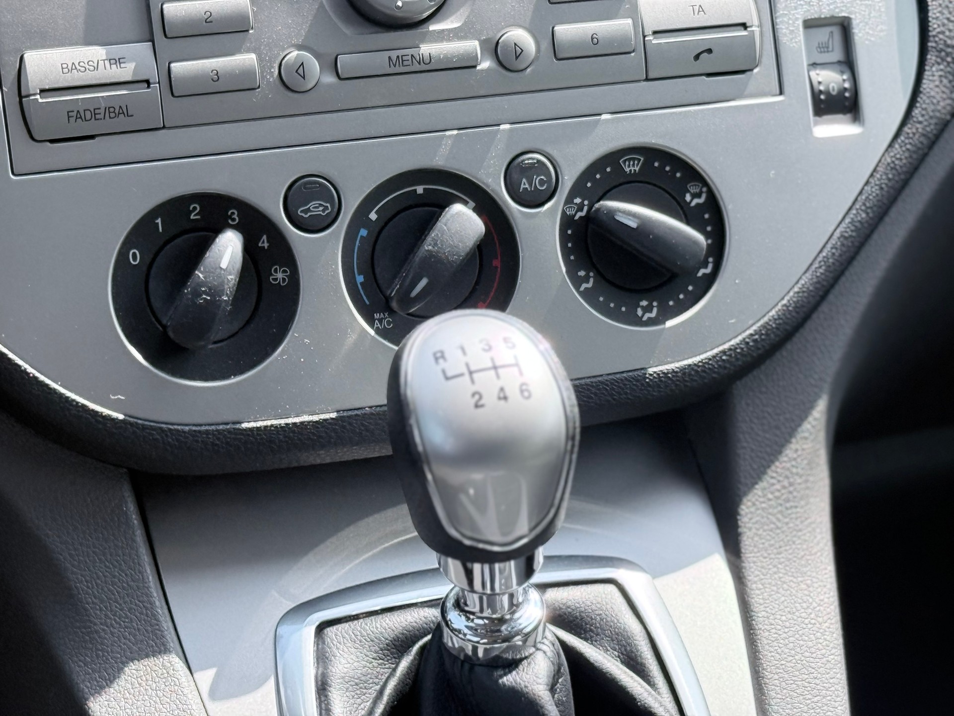 FORD Kuga 2.0 TDCi Carving 4WD-image-19