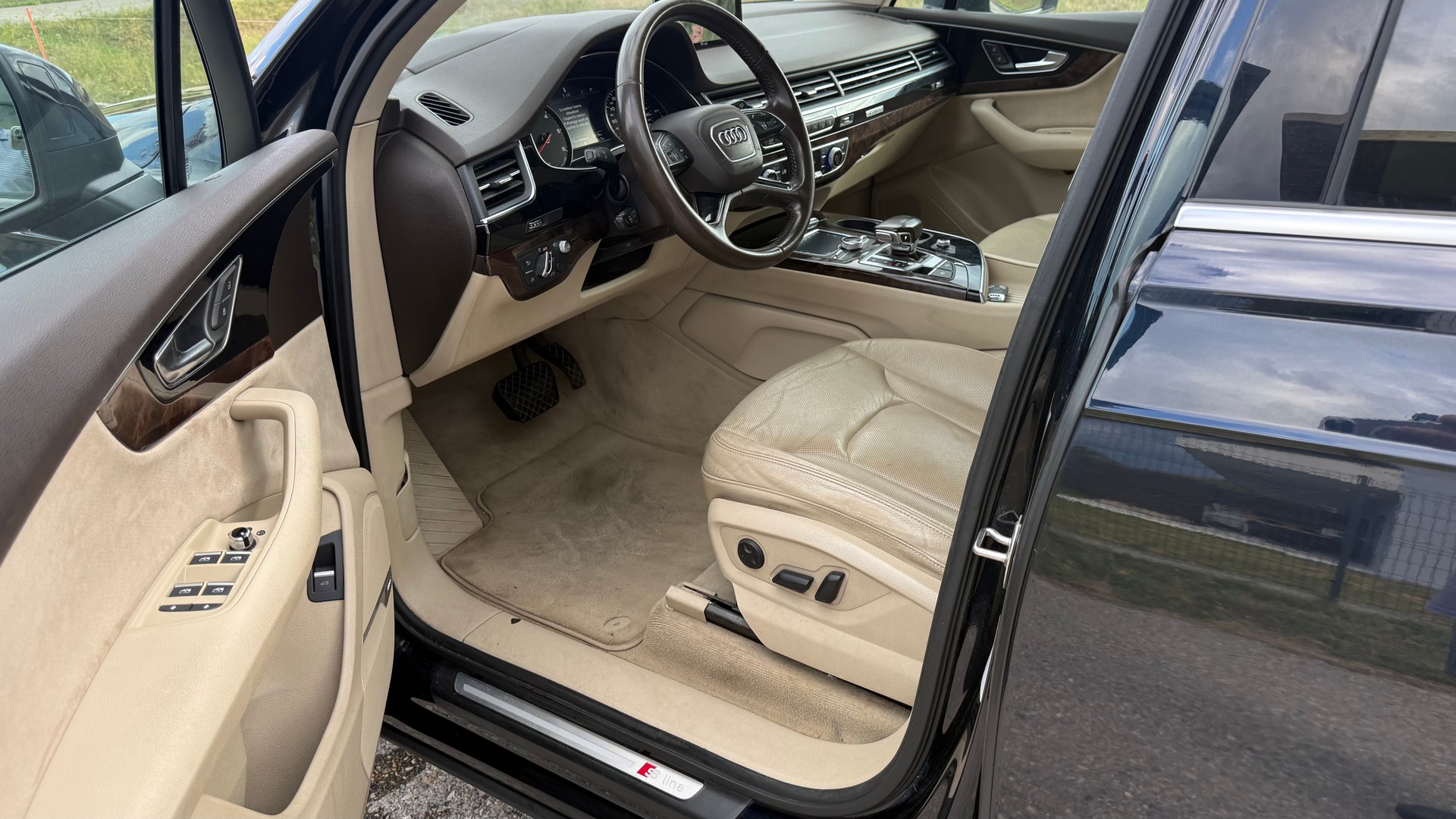 AUDI Q7 3.0 TDI-image-13