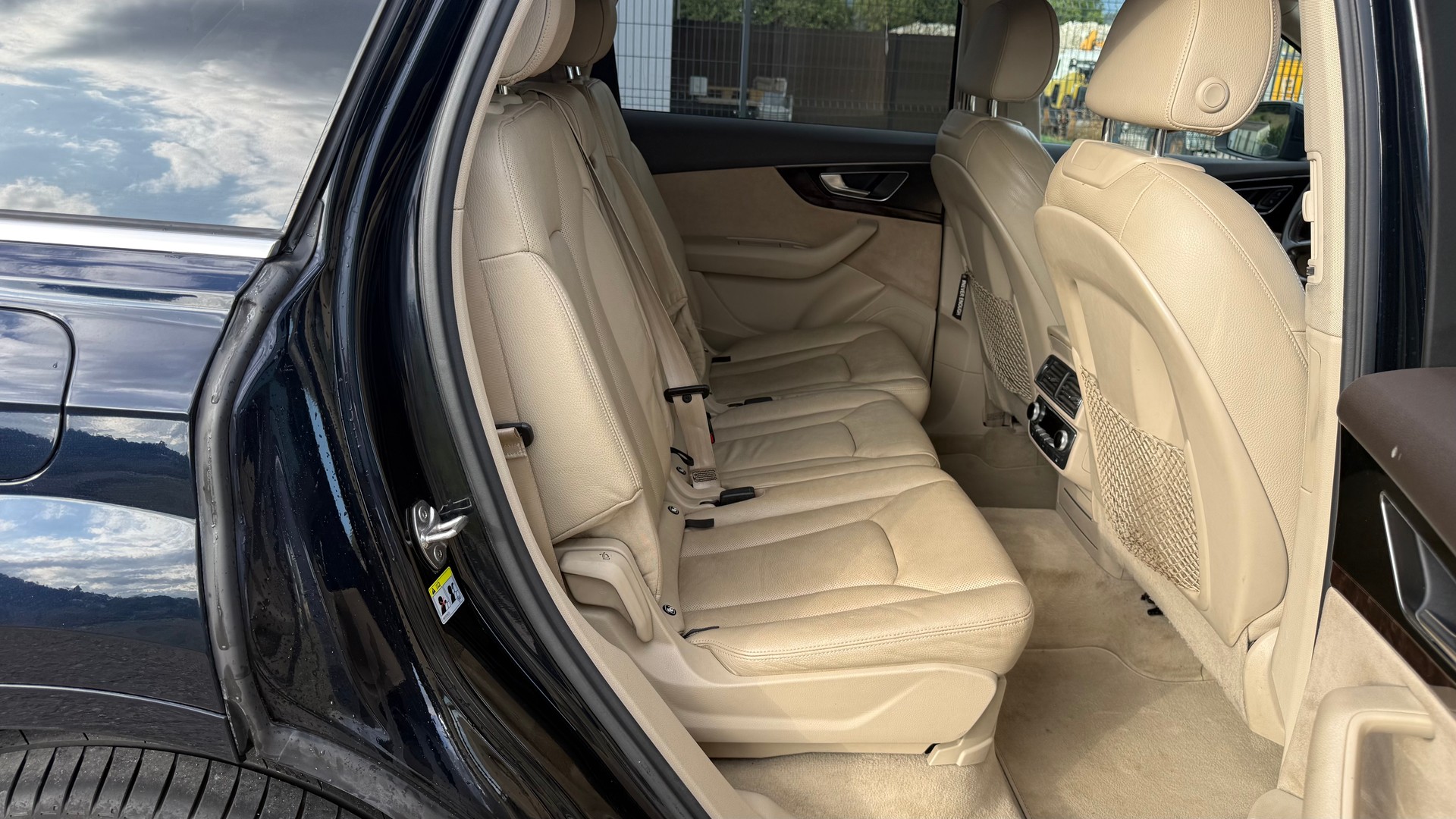 AUDI Q7 3.0 TDI-image-8
