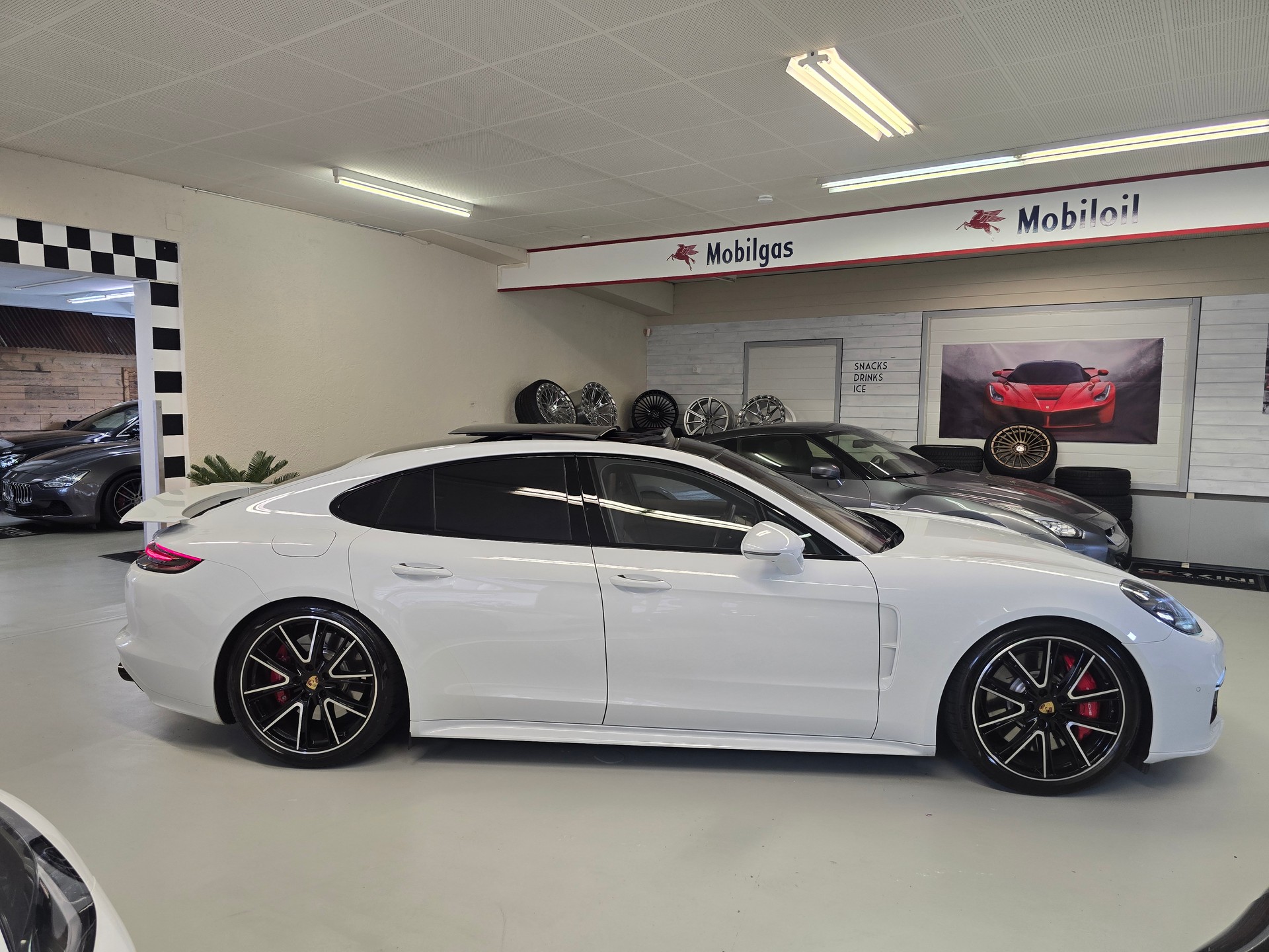 PORSCHE Turbo-image-1