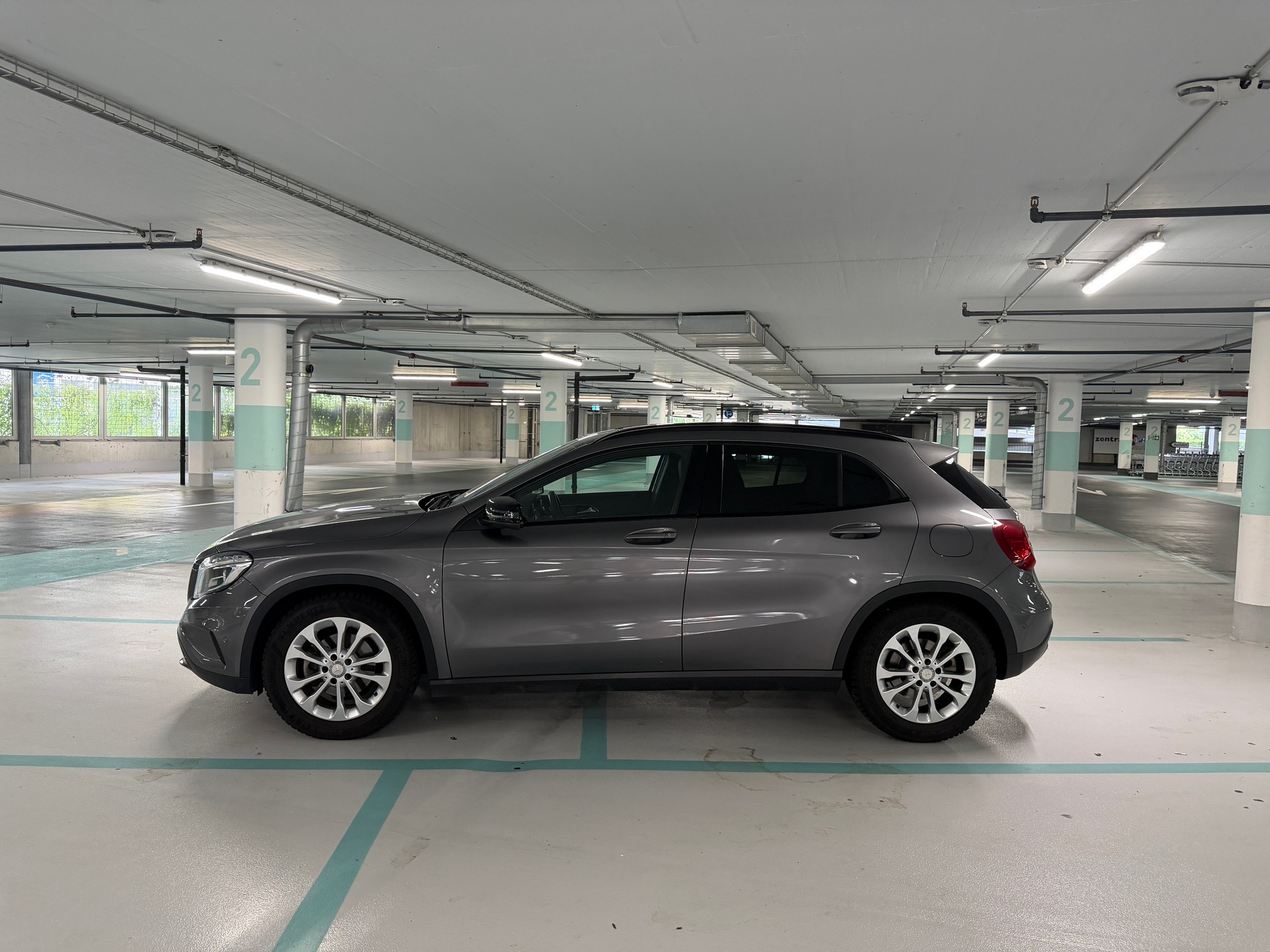 MERCEDES-BENZ GLA 200 EC-image-1