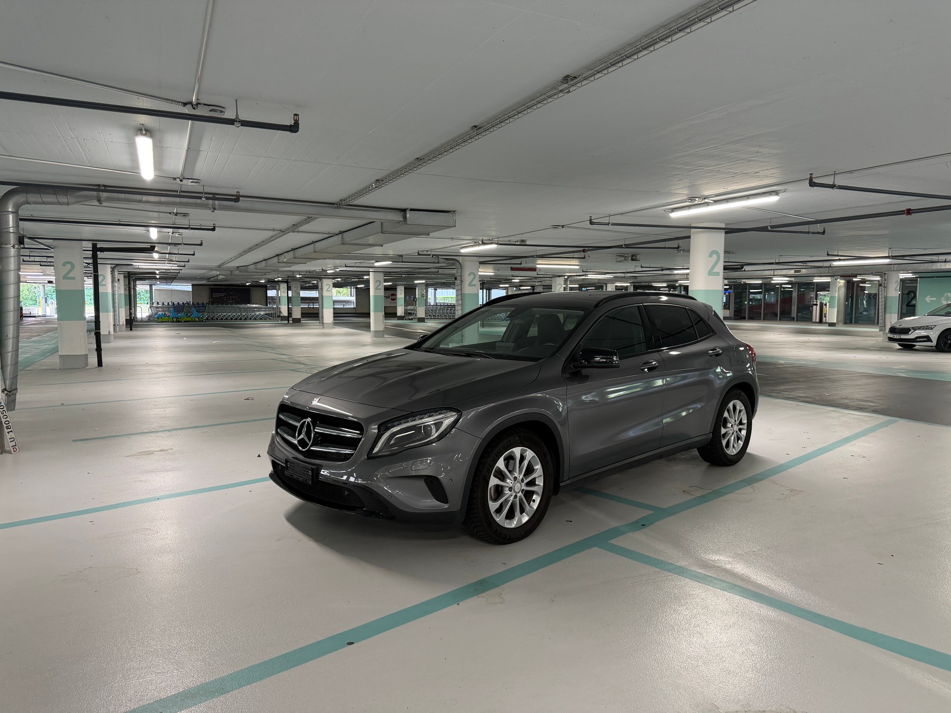 MERCEDES-BENZ GLA 200 EC