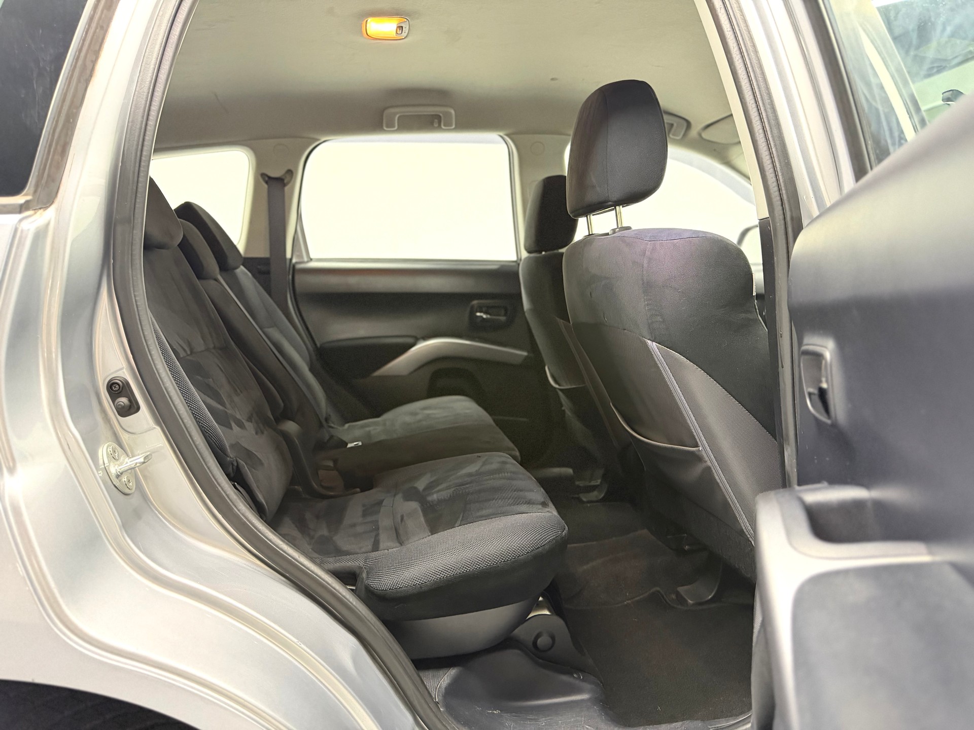 MITSUBISHI Outlander 2.4 Invite 4WD CVT-image-13