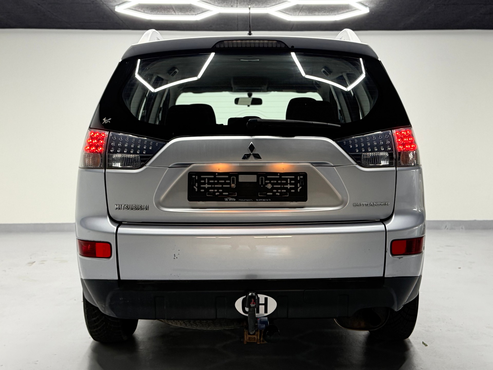 MITSUBISHI Outlander 2.4 Invite 4WD CVT-image-4