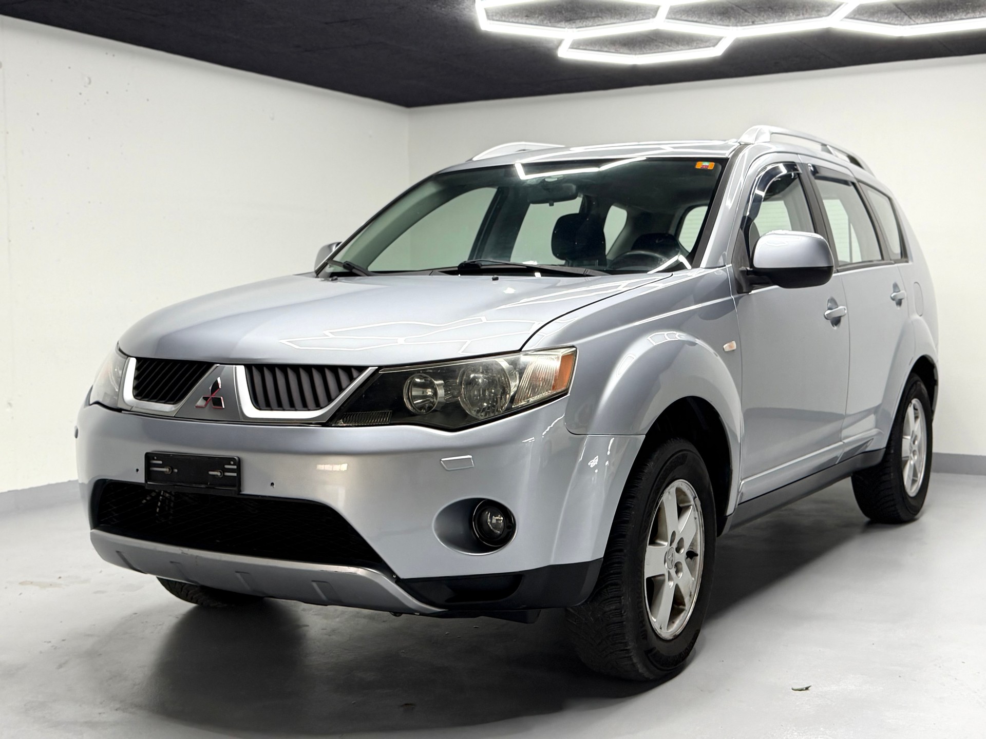 MITSUBISHI Outlander 2.4 Invite 4WD CVT-image-0