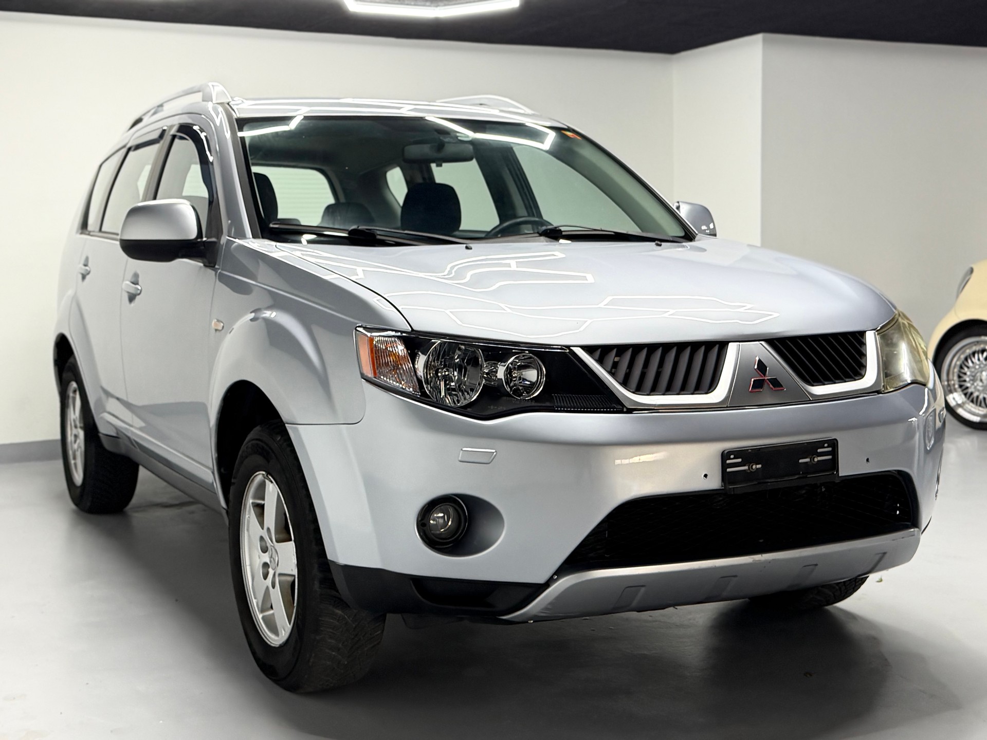MITSUBISHI Outlander 2.4 Invite 4WD CVT-image-2