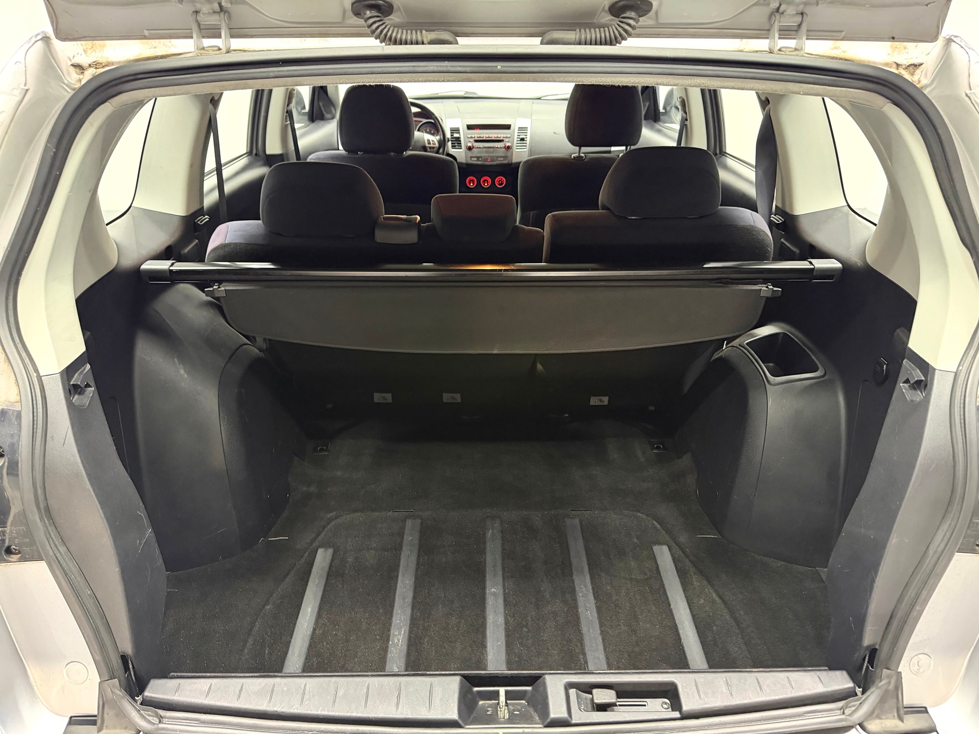 MITSUBISHI Outlander 2.4 Invite 4WD CVT-image-12