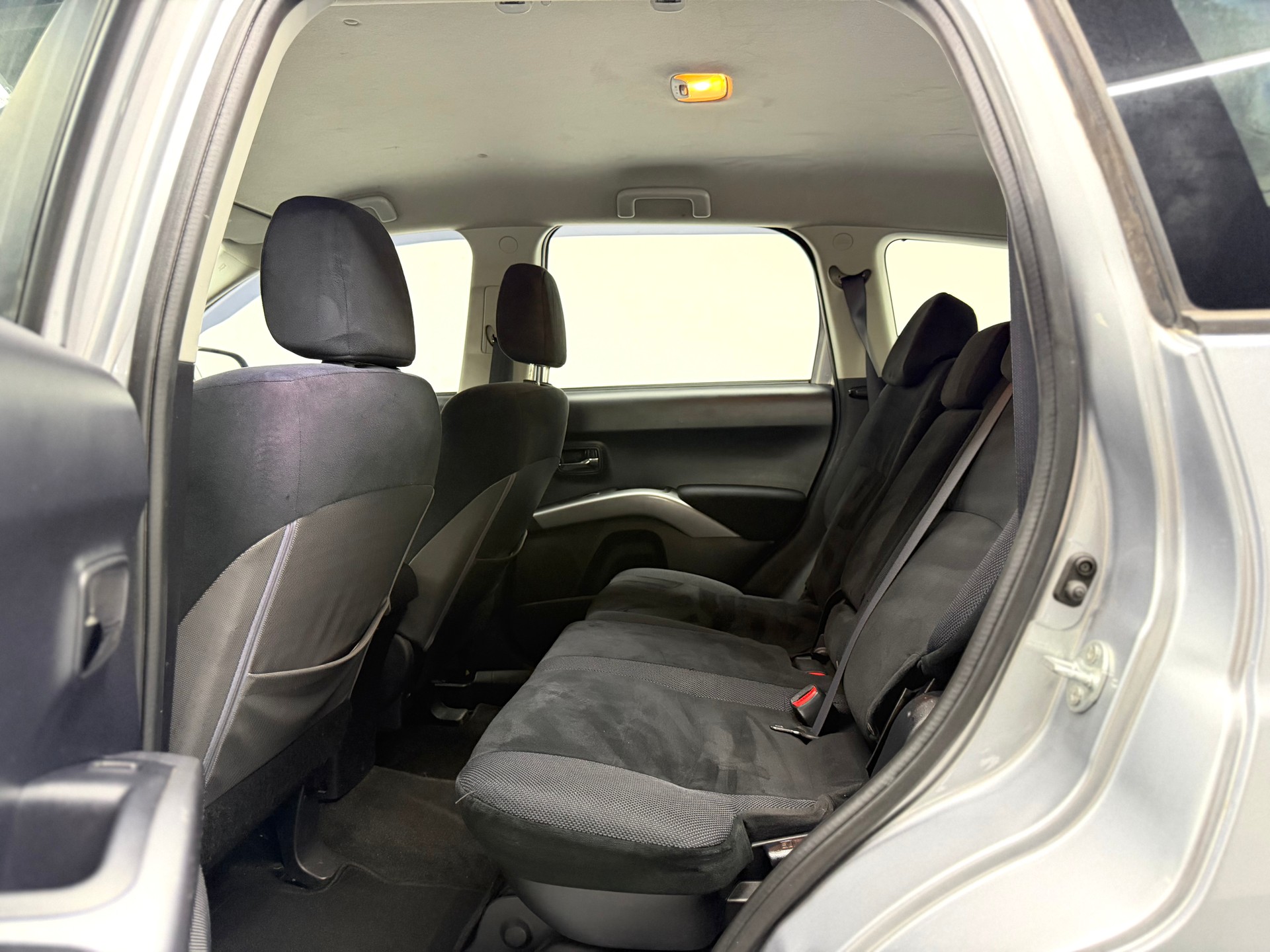 MITSUBISHI Outlander 2.4 Invite 4WD CVT-image-11