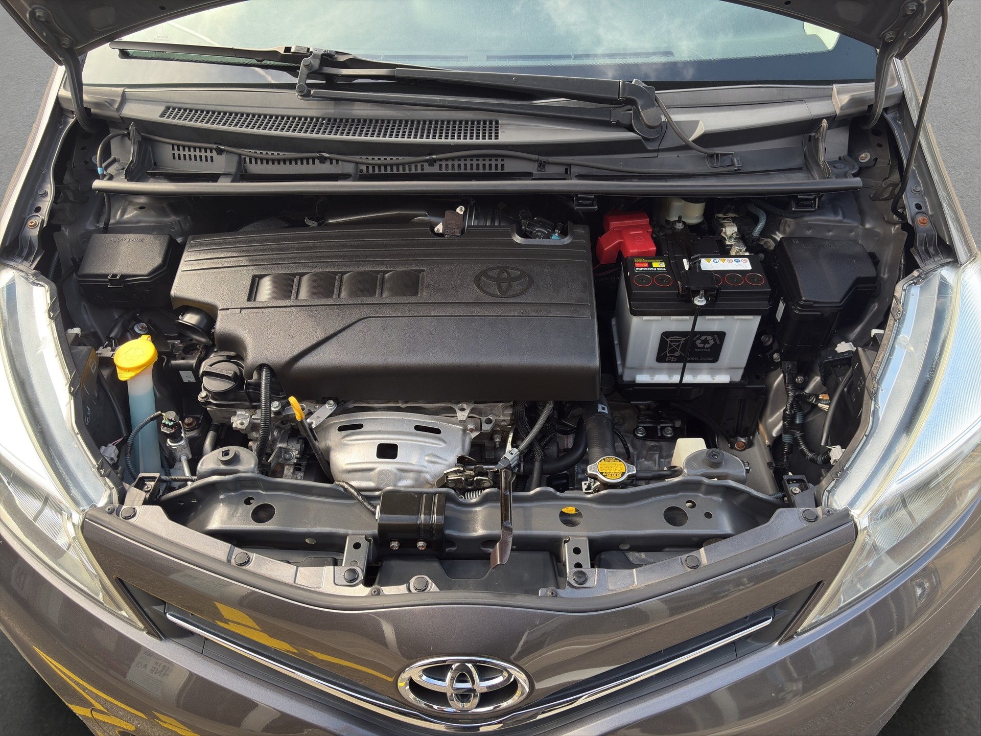 TOYOTA Yaris 1.33 Luna-image-19