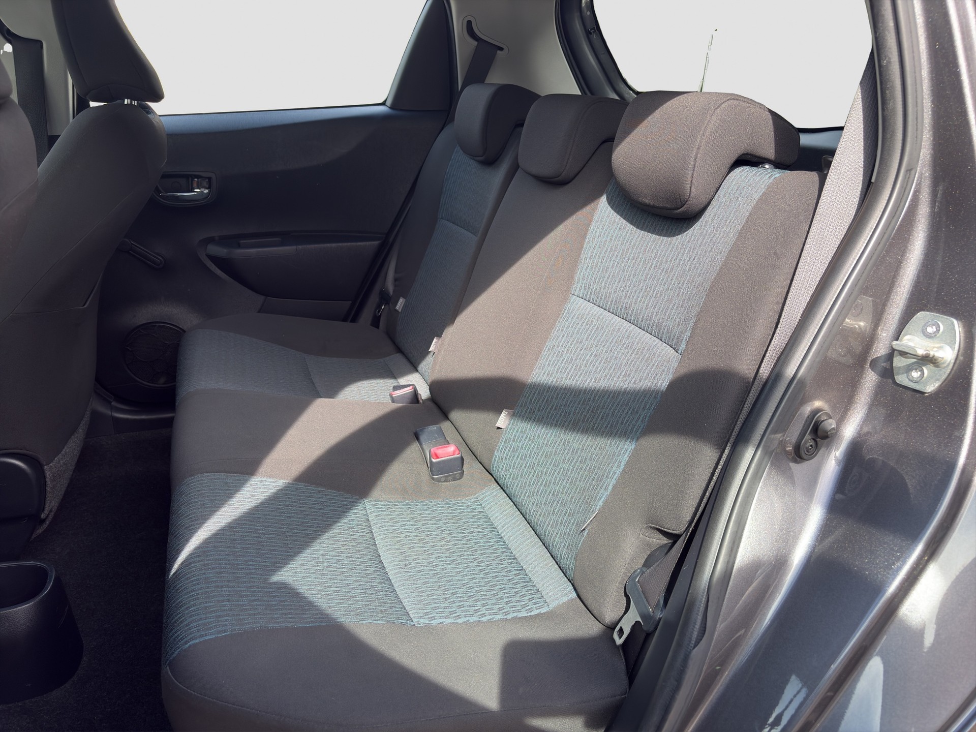 TOYOTA Yaris 1.33 Luna-image-10