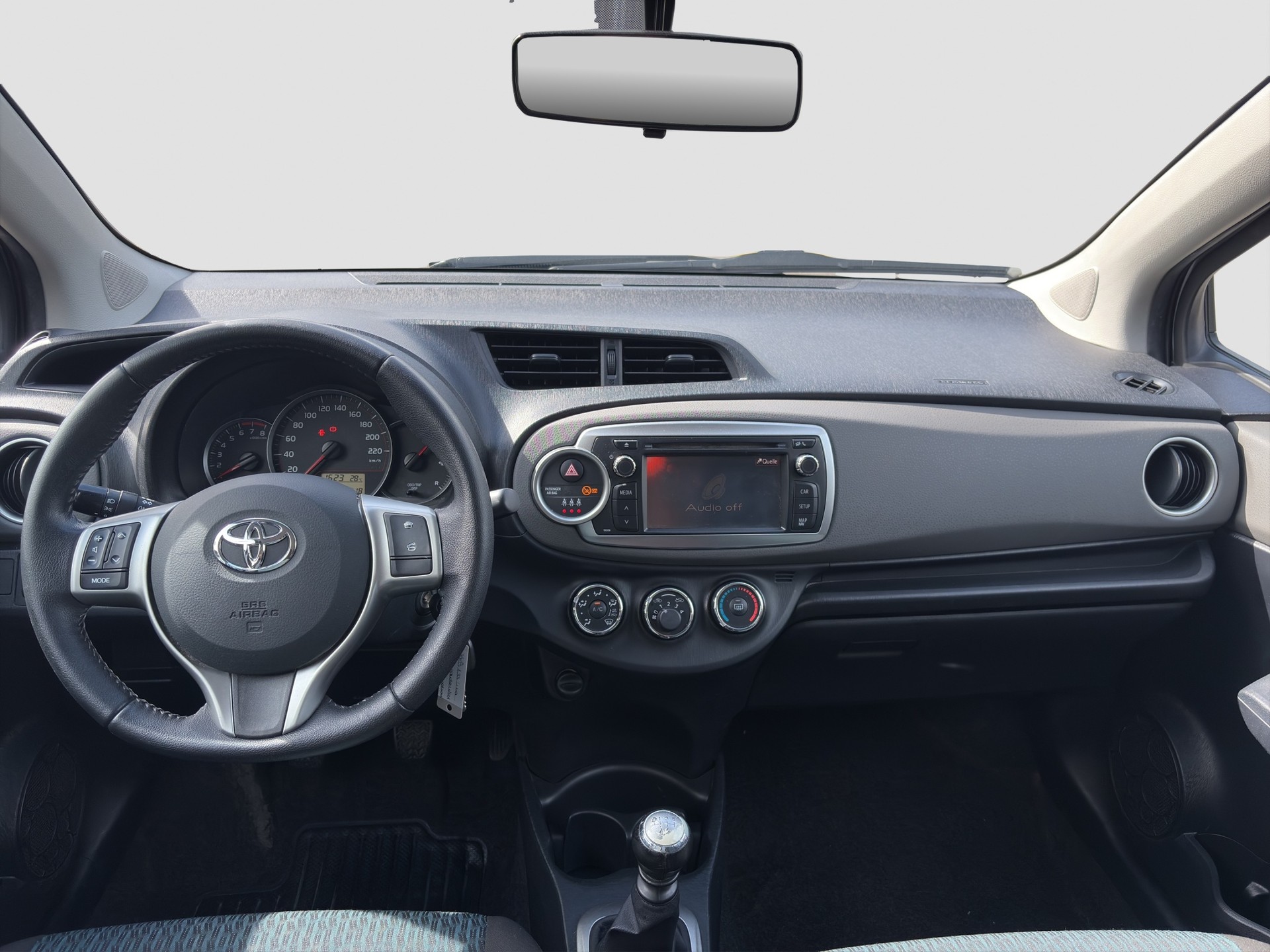 TOYOTA Yaris 1.33 Luna-image-11