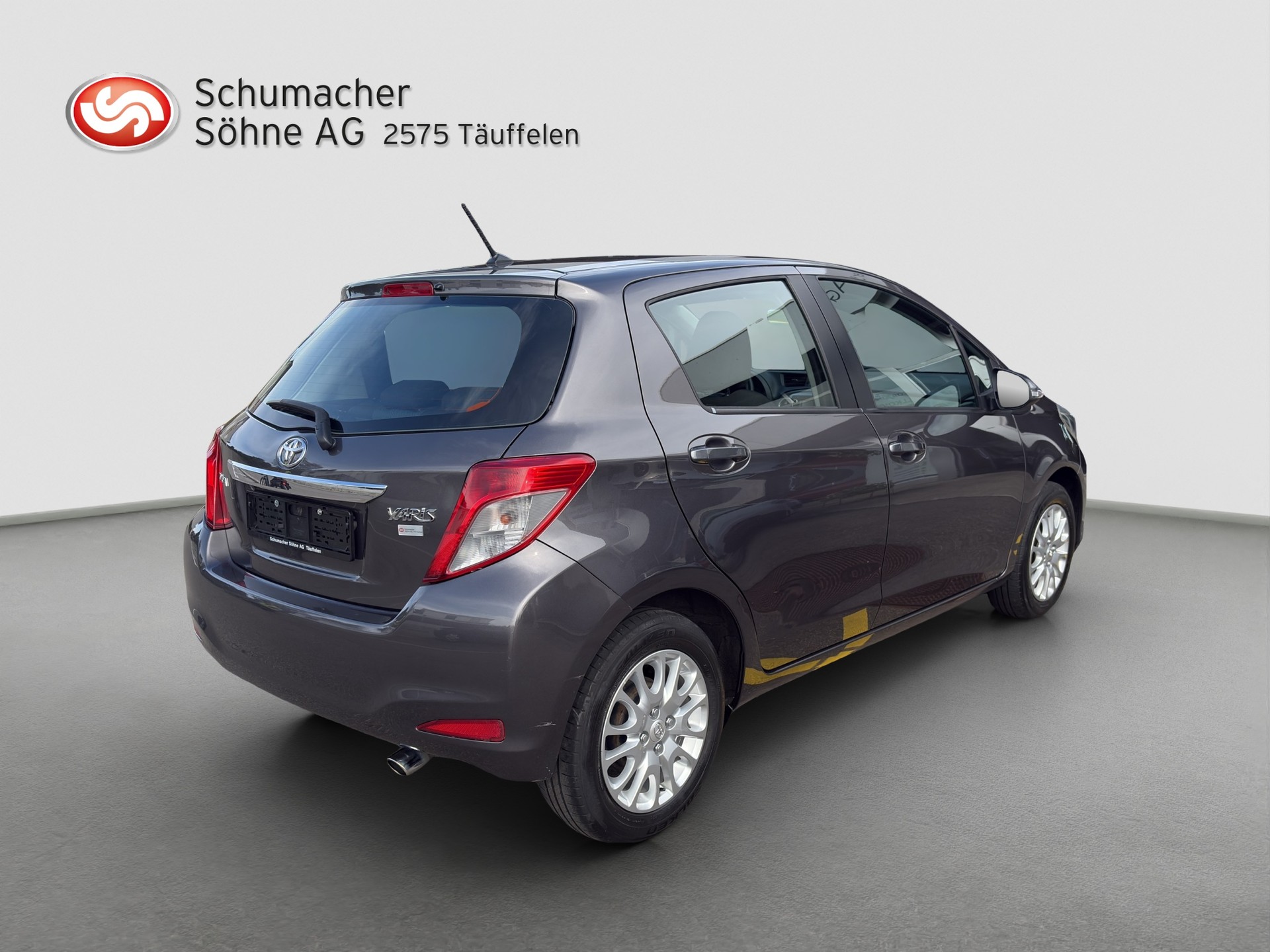 TOYOTA Yaris 1.33 Luna-image-4