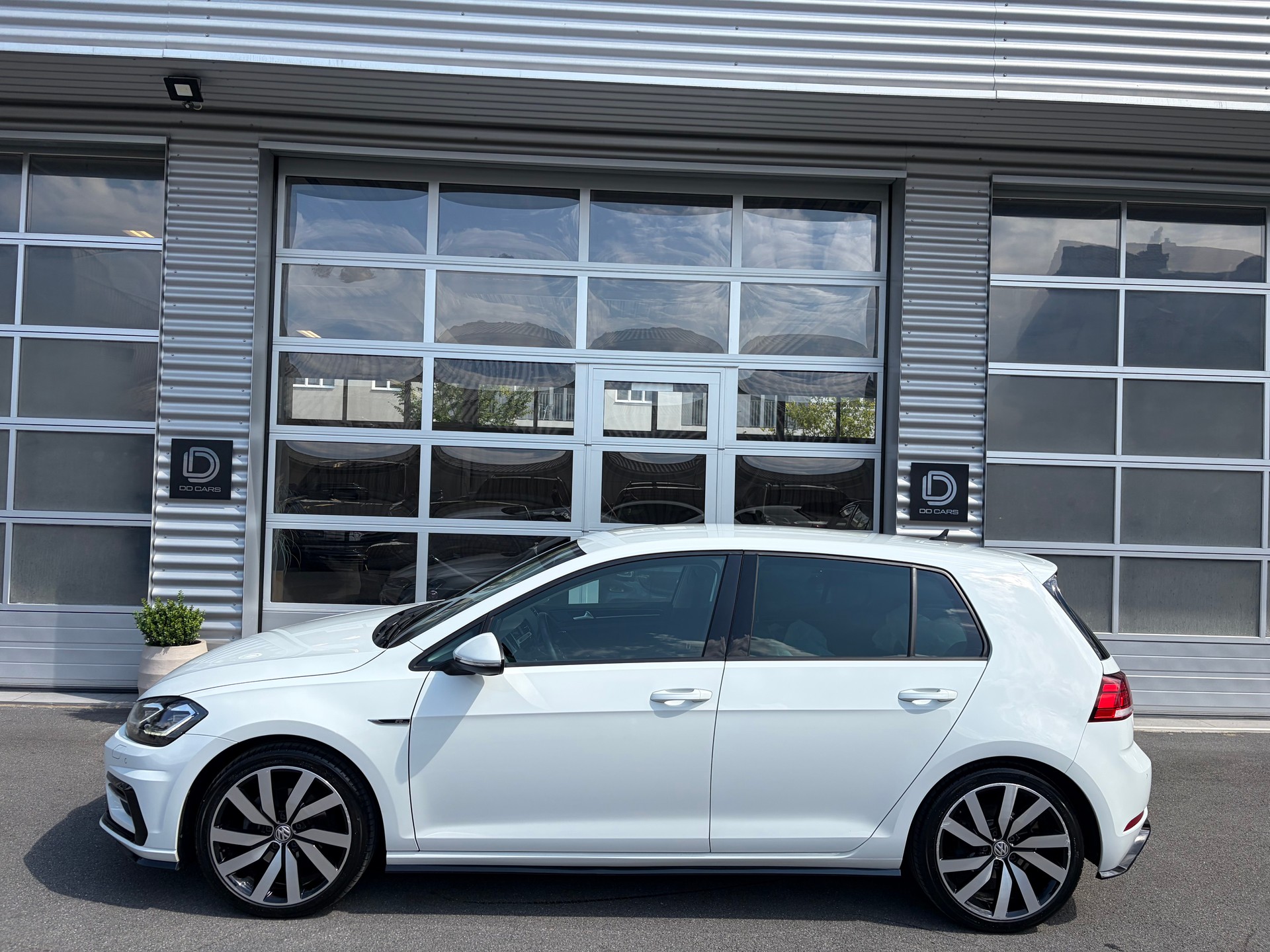 VW Golf 1.5 TSI EVO Highline DSG** R-LINE **-image-0