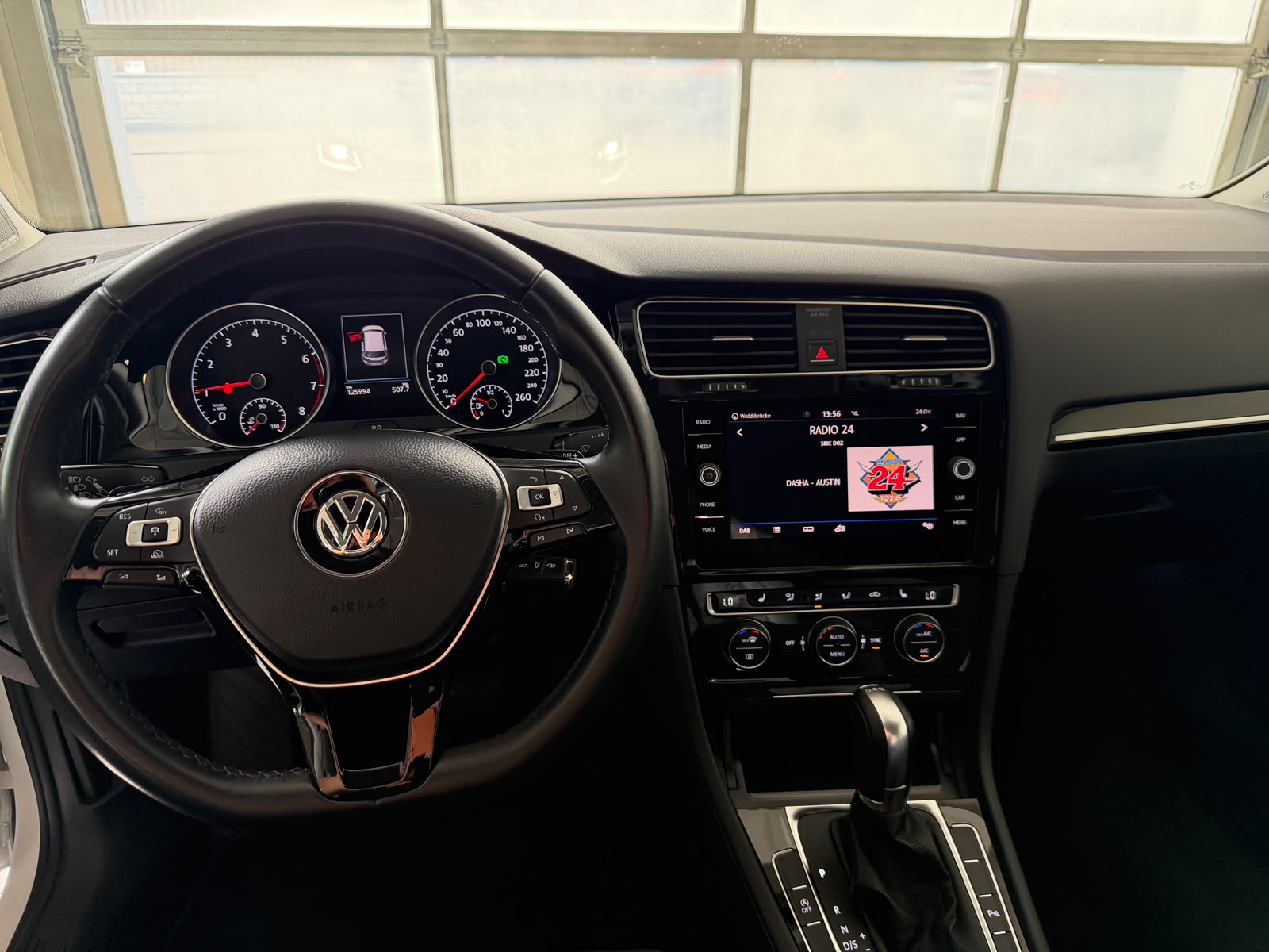 VW Golf 1.5 TSI EVO Highline DSG** R-LINE **-image-8