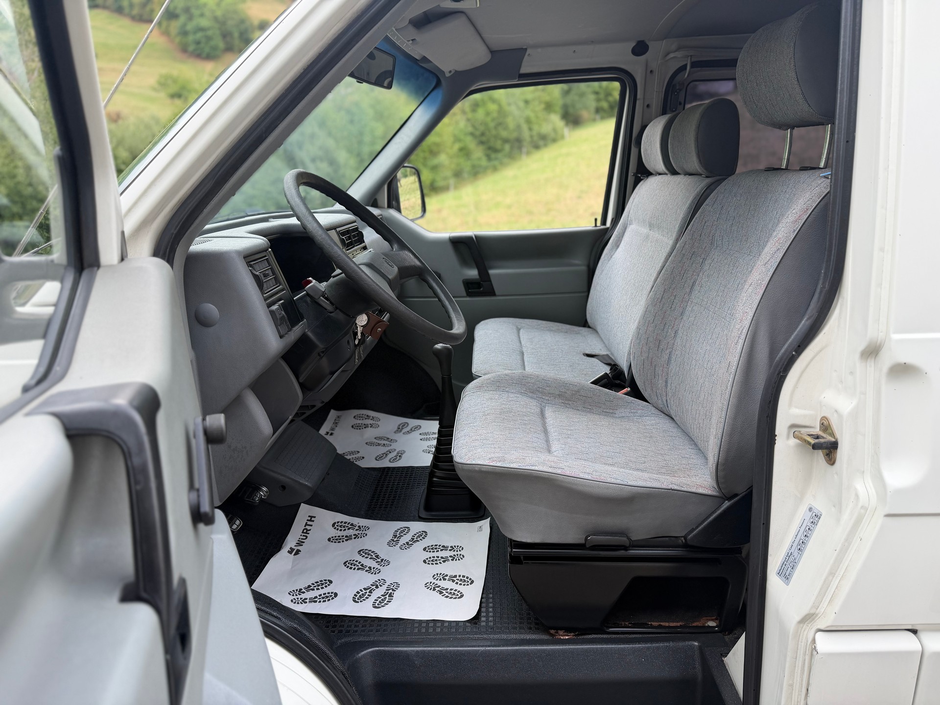 VW T4 2.0 Caravelle Benzin Frish Ab Mfk 130.000km-image-13