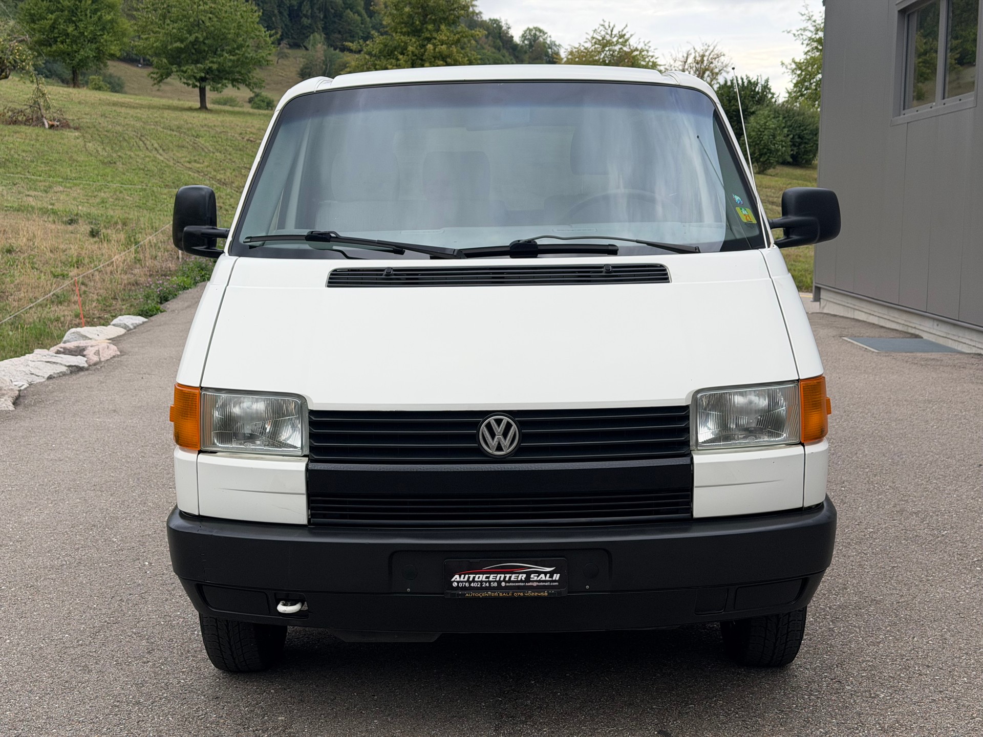 VW T4 2.0 Caravelle Benzin Frish Ab Mfk 130.000km-image-2