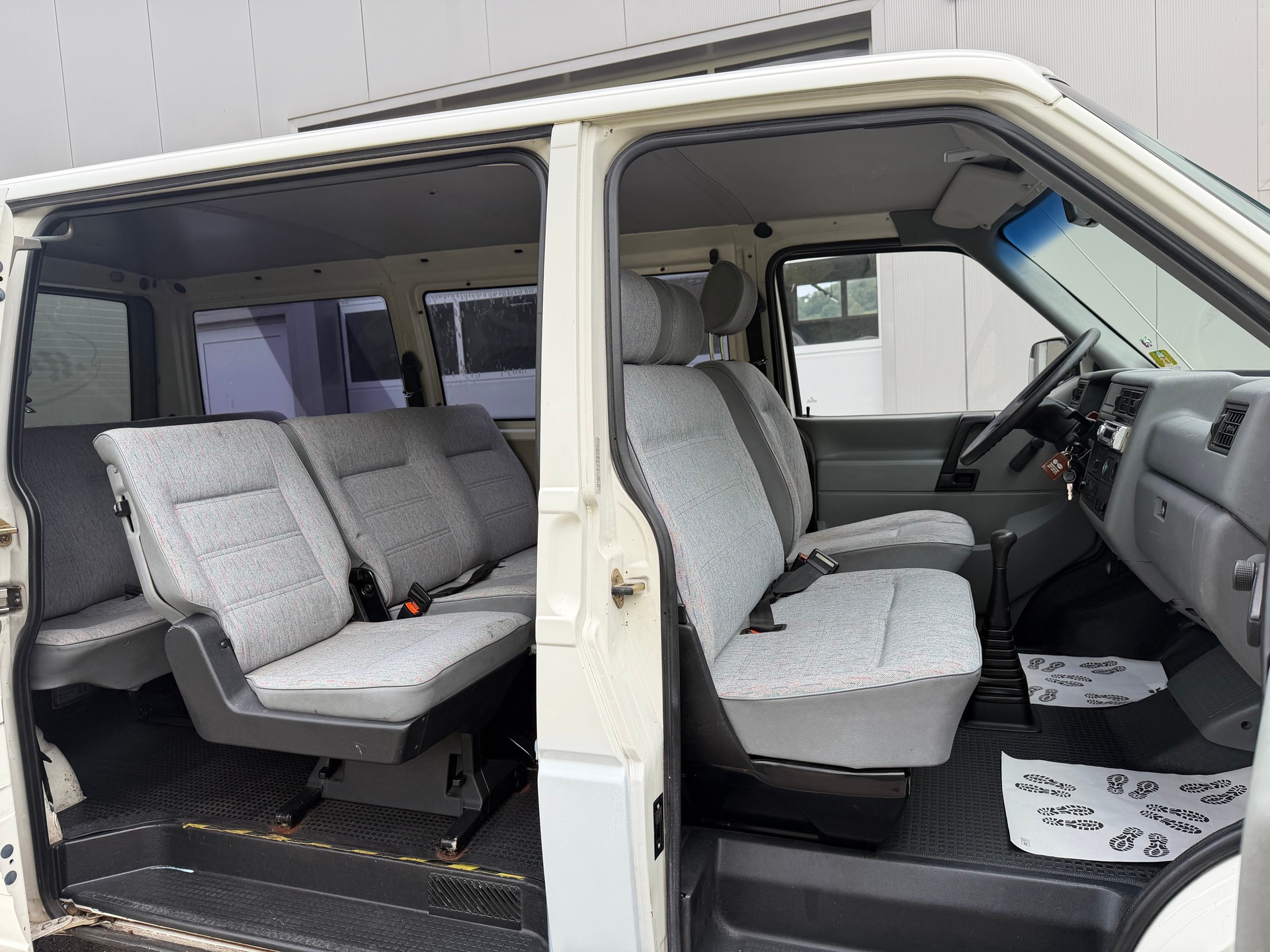 VW T4 2.0 Caravelle Benzin Frish Ab Mfk 130.000km-image-7