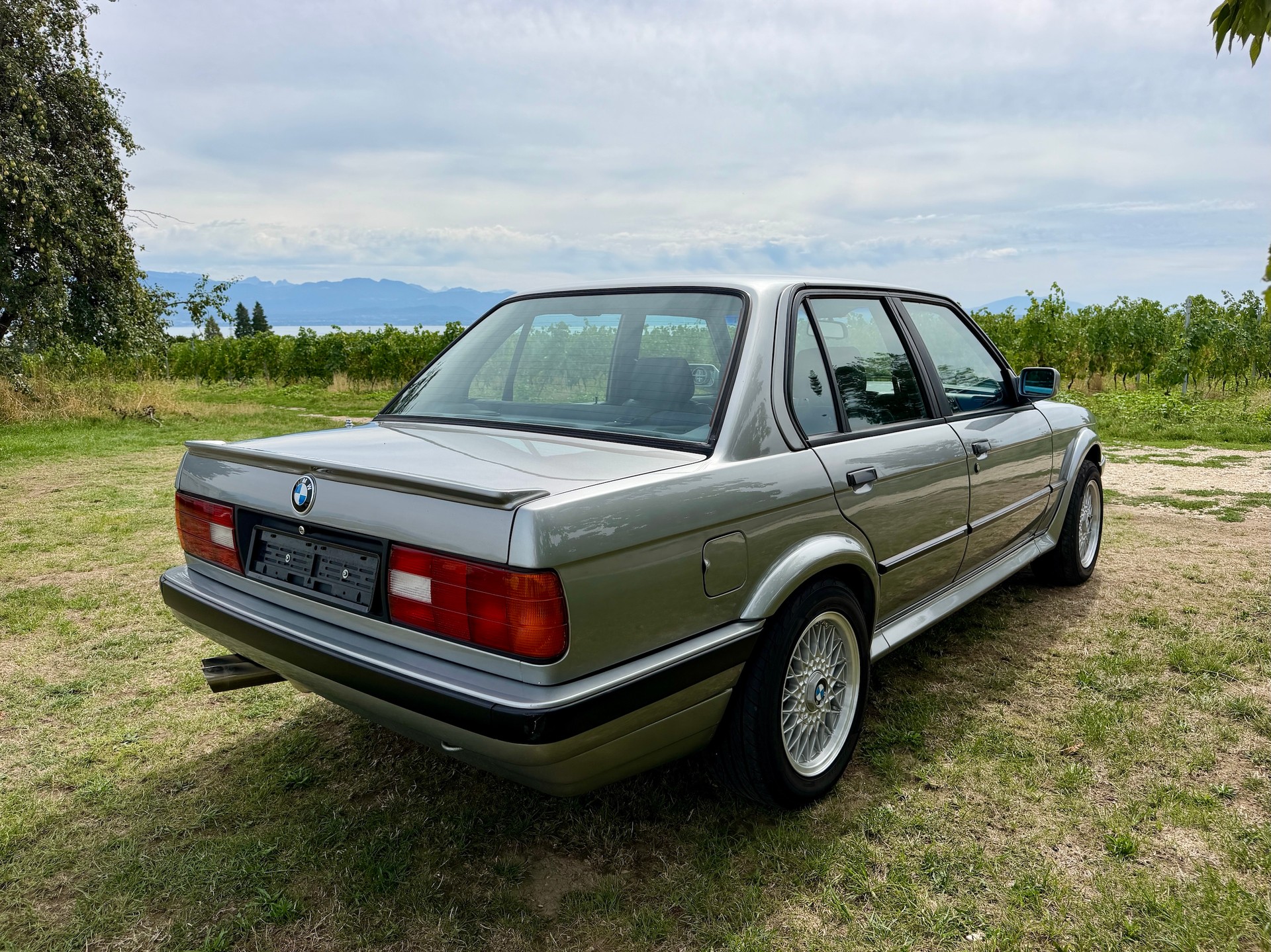 BMW 325iX-image-6