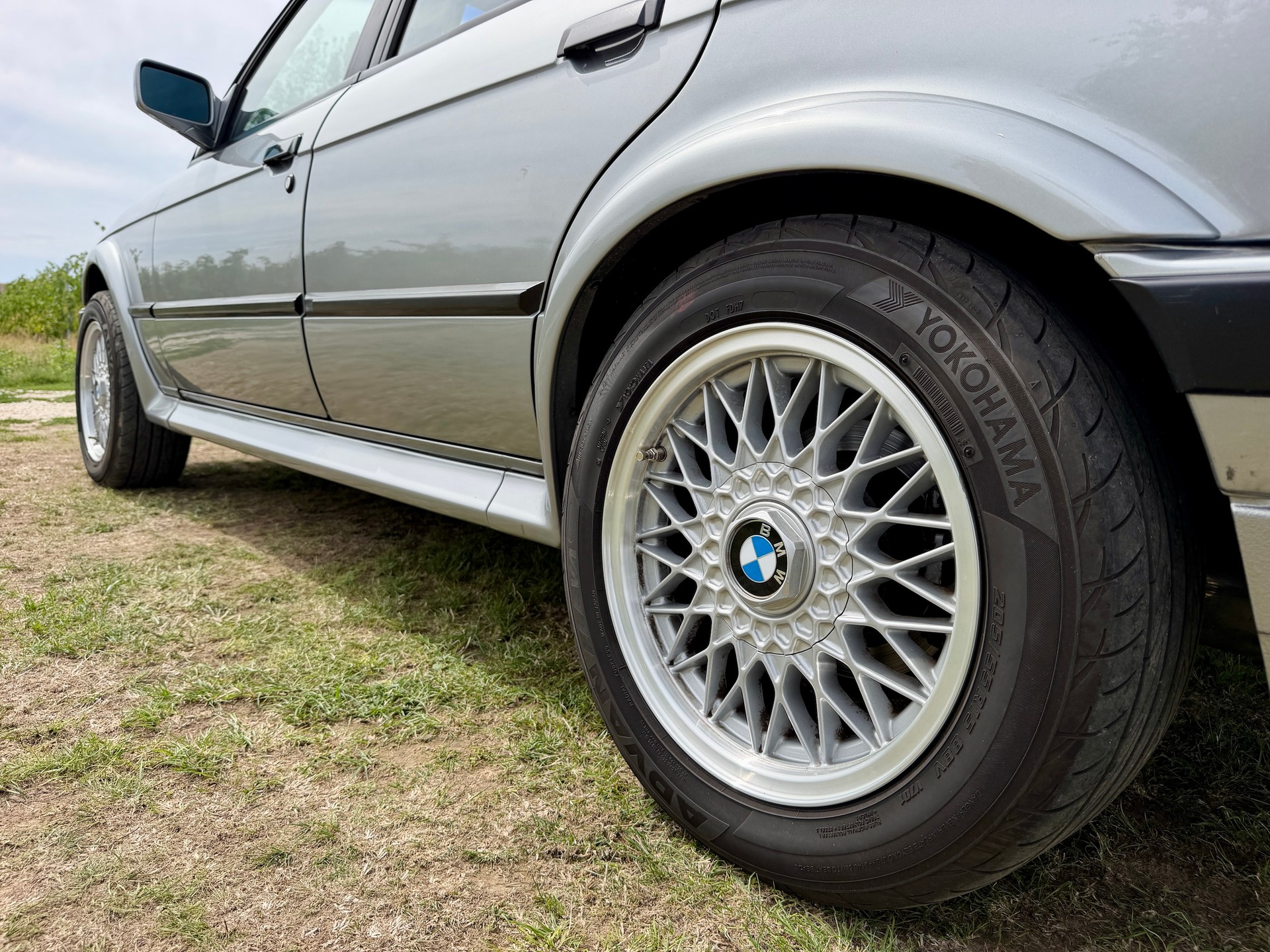 BMW 325iX-image-11