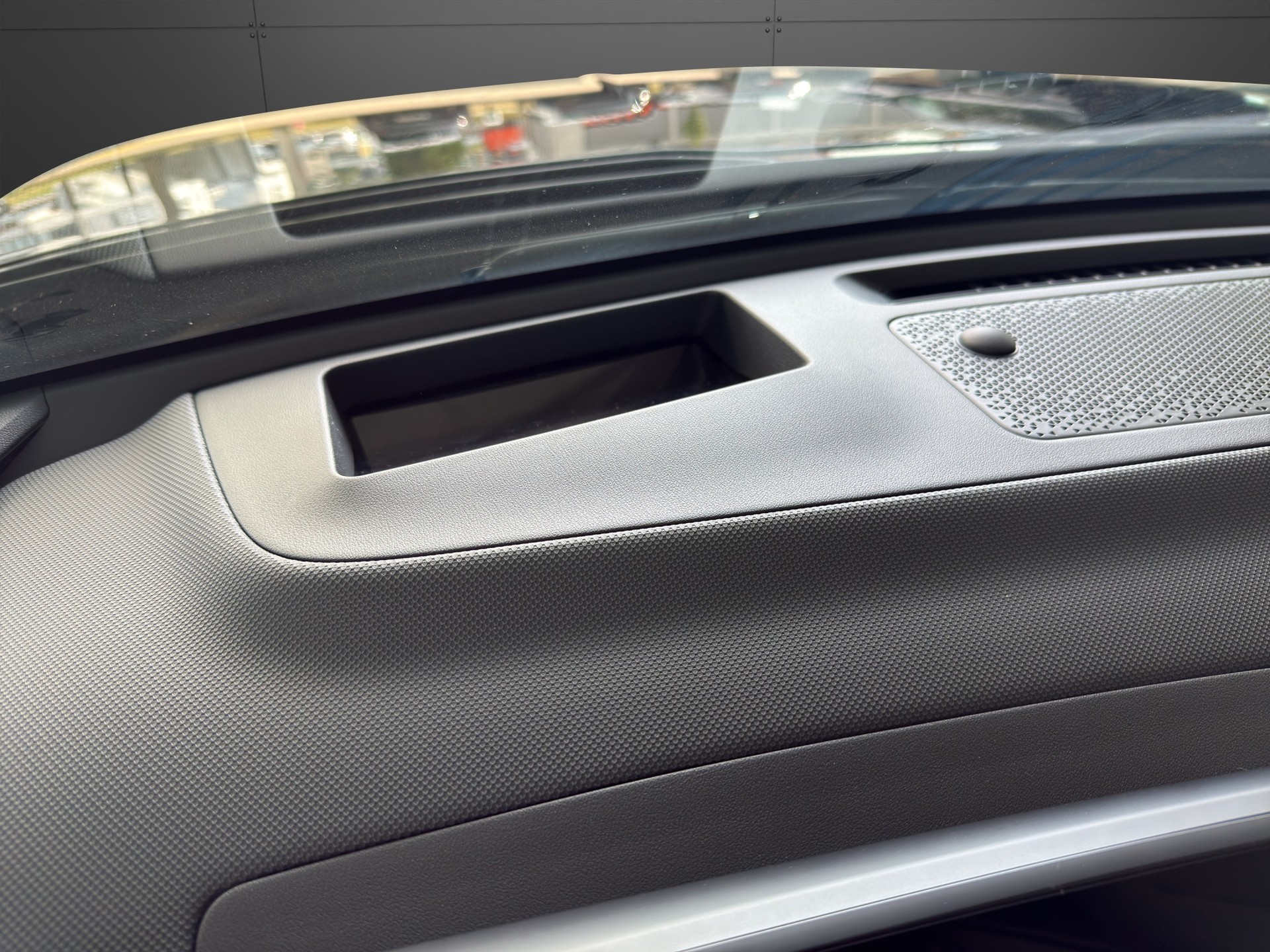 KIA Niro 1.6GDi Hybrid Style DCT-image-10