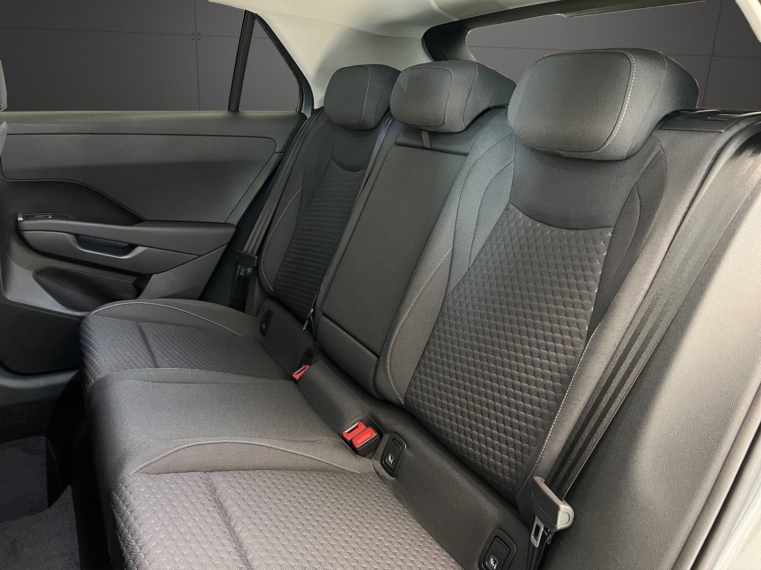 VW T-Roc 1.5 eTSI mHEV Life DSG-image-8