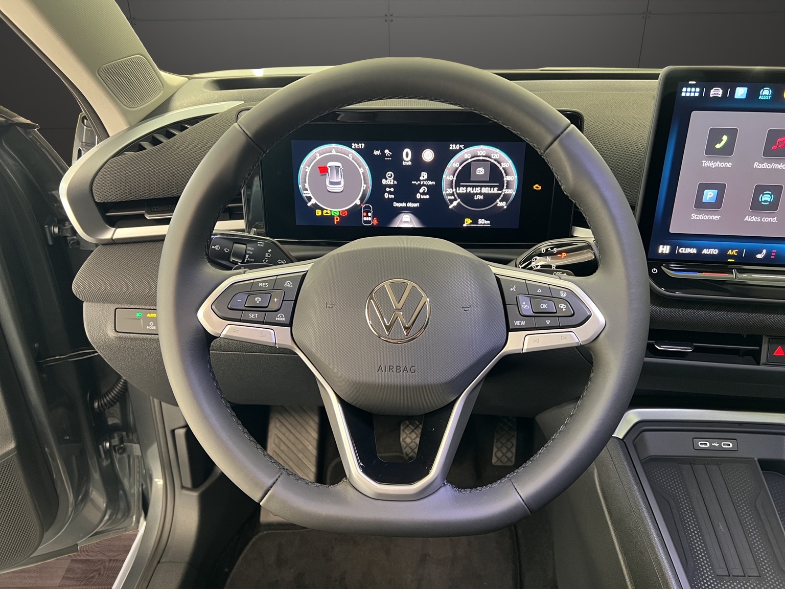 VW T-Roc 1.5 eTSI mHEV Life DSG-image-6
