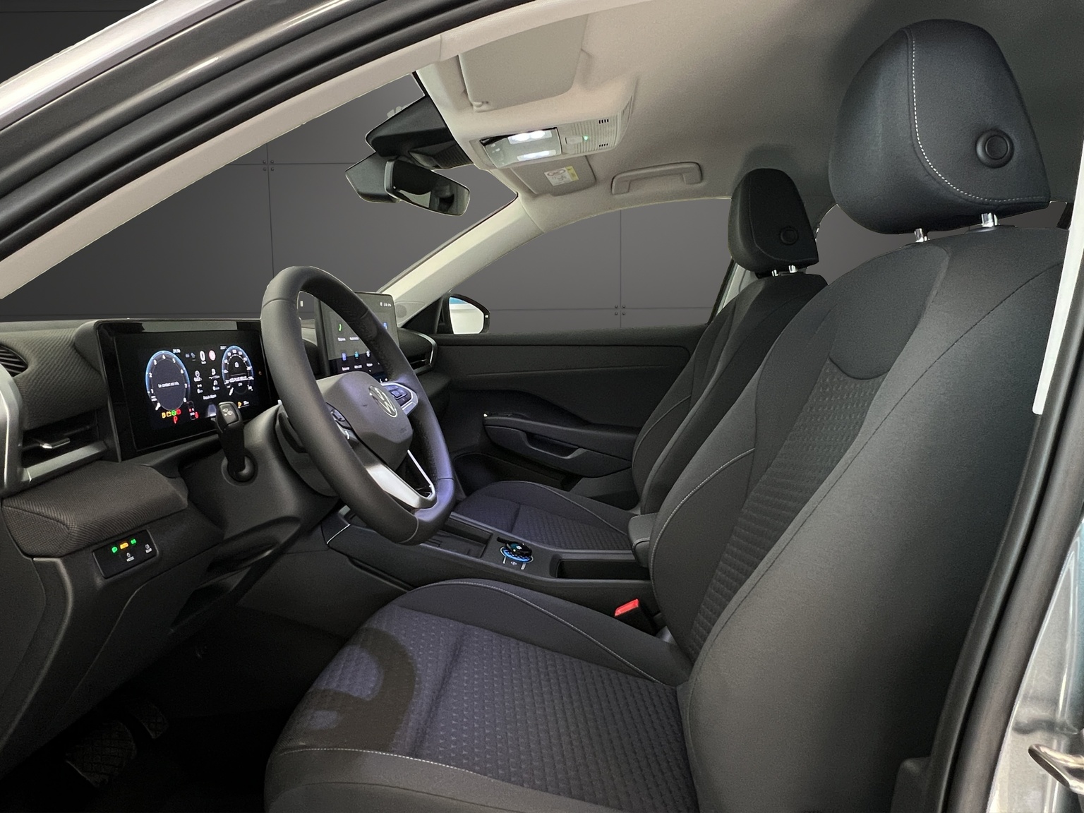 VW T-Roc 1.5 eTSI mHEV Life DSG-image-5